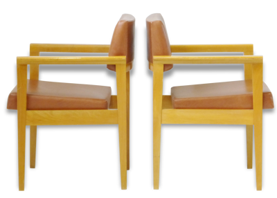 Paire de fauteuils 1950 skai marron & chêne vintage 50's
