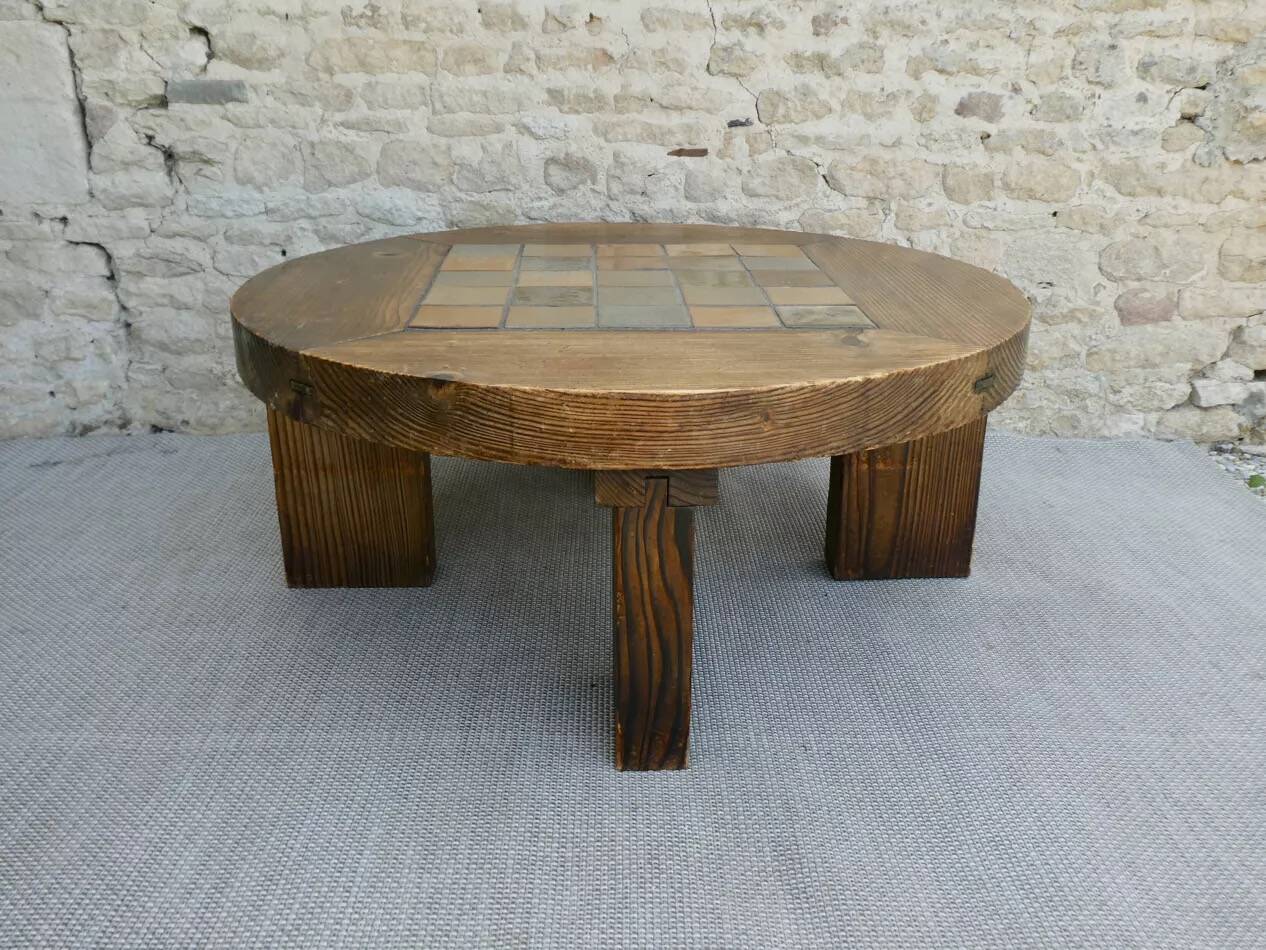 Brutalist coffee table in solid wood and stoneware tiles, circa 1960.