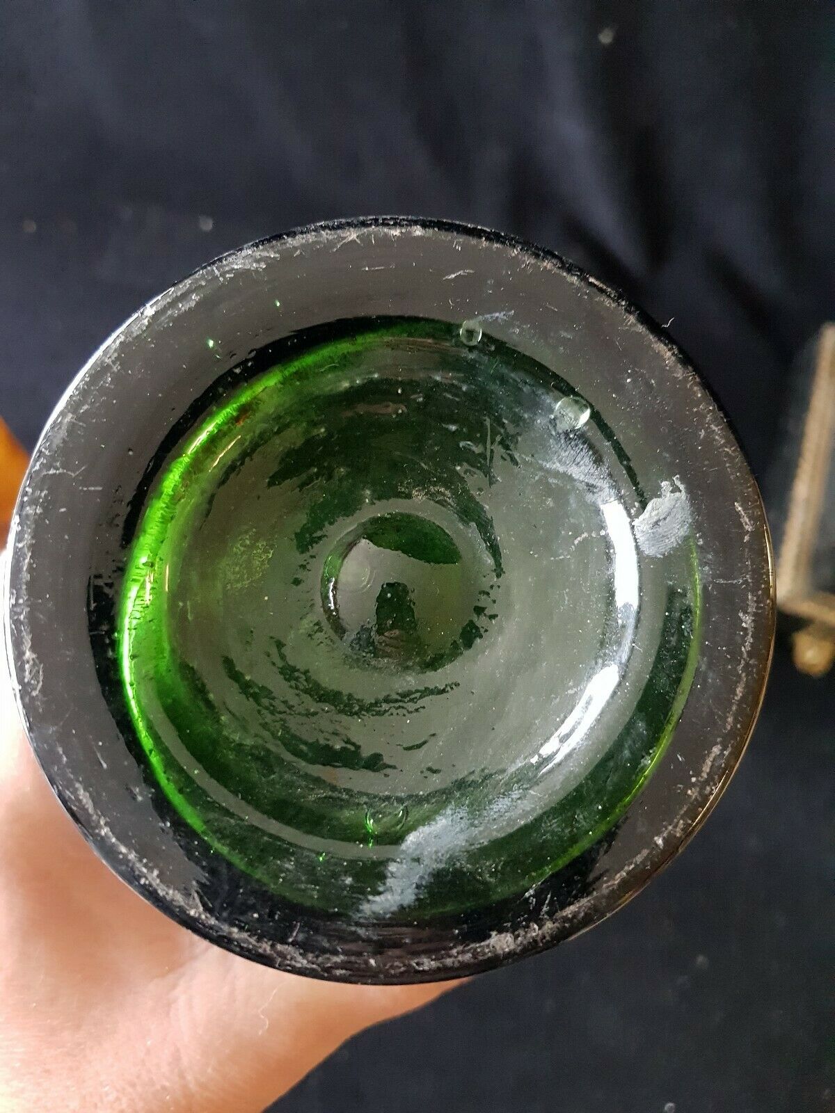 Glass bottle