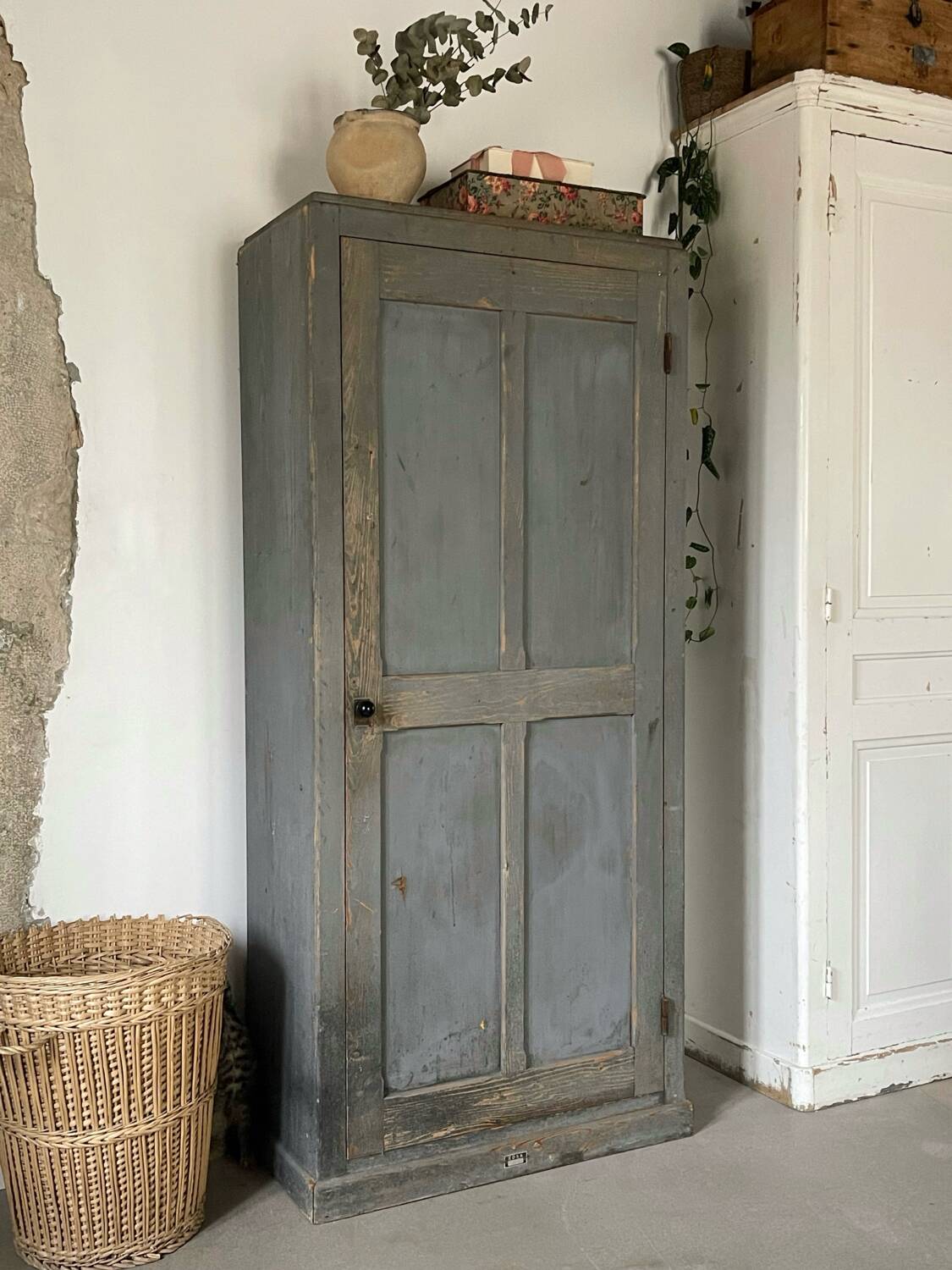 Workshop bonnet maker