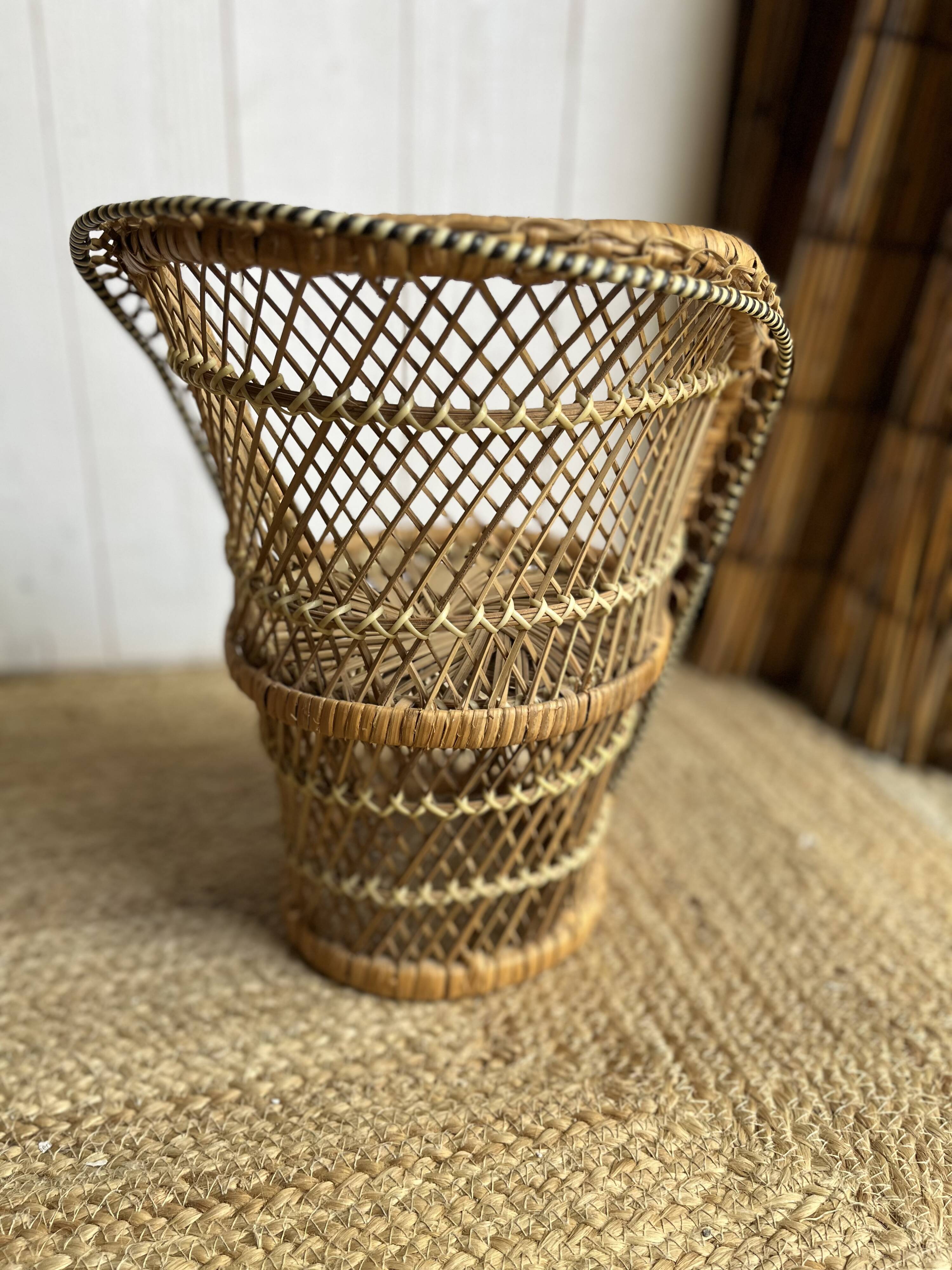 Fauteuil pour poupée en osier