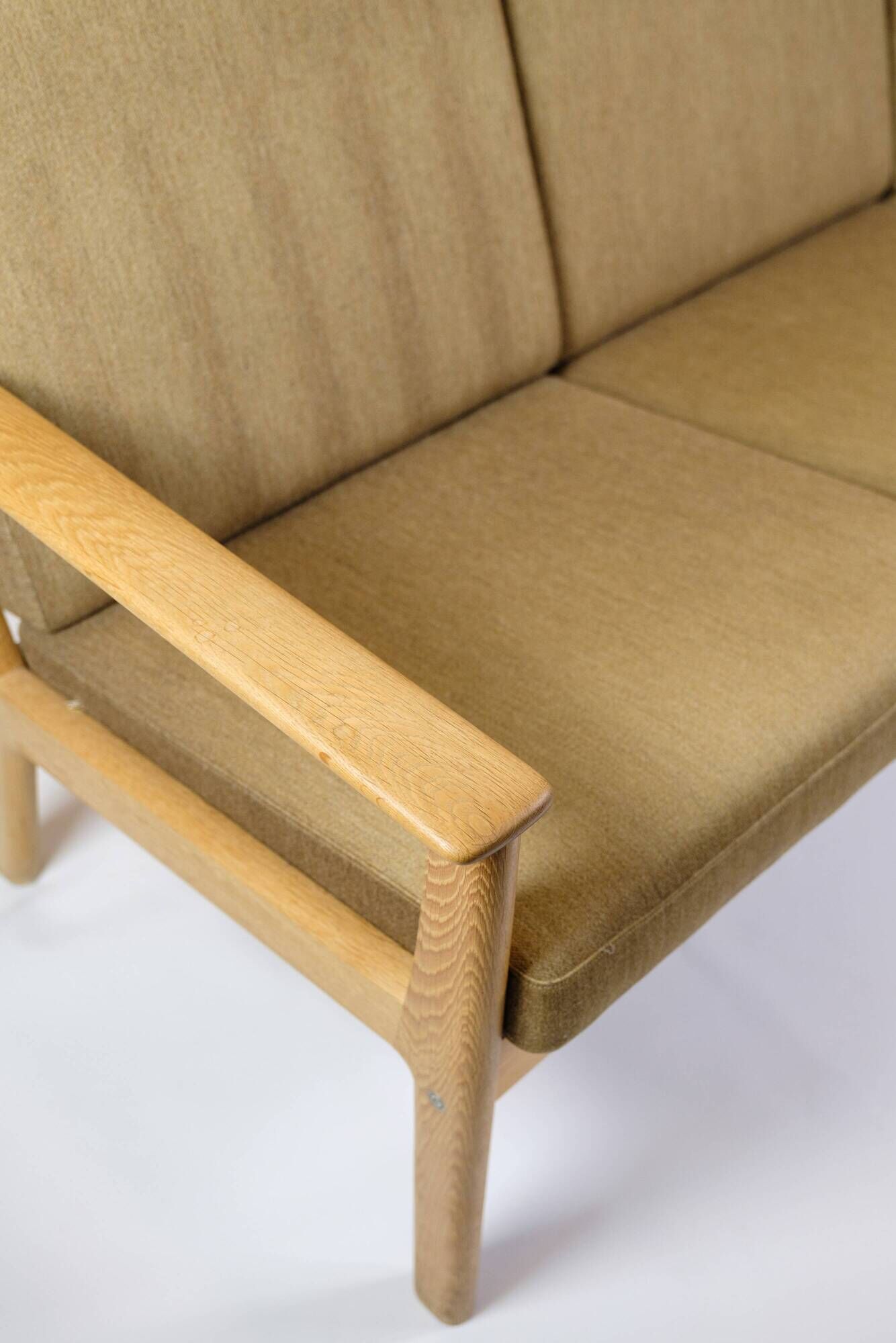 3-Person Sofa Model GE265/3 Made In Oak By Hans J. Wegner For Getama From 1960s