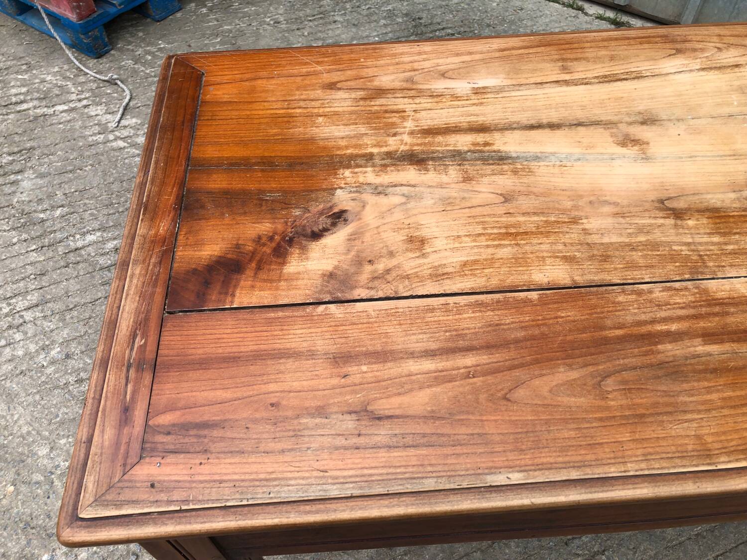 Table de ferme ancienne d’époque reconstruction en cerisier massif