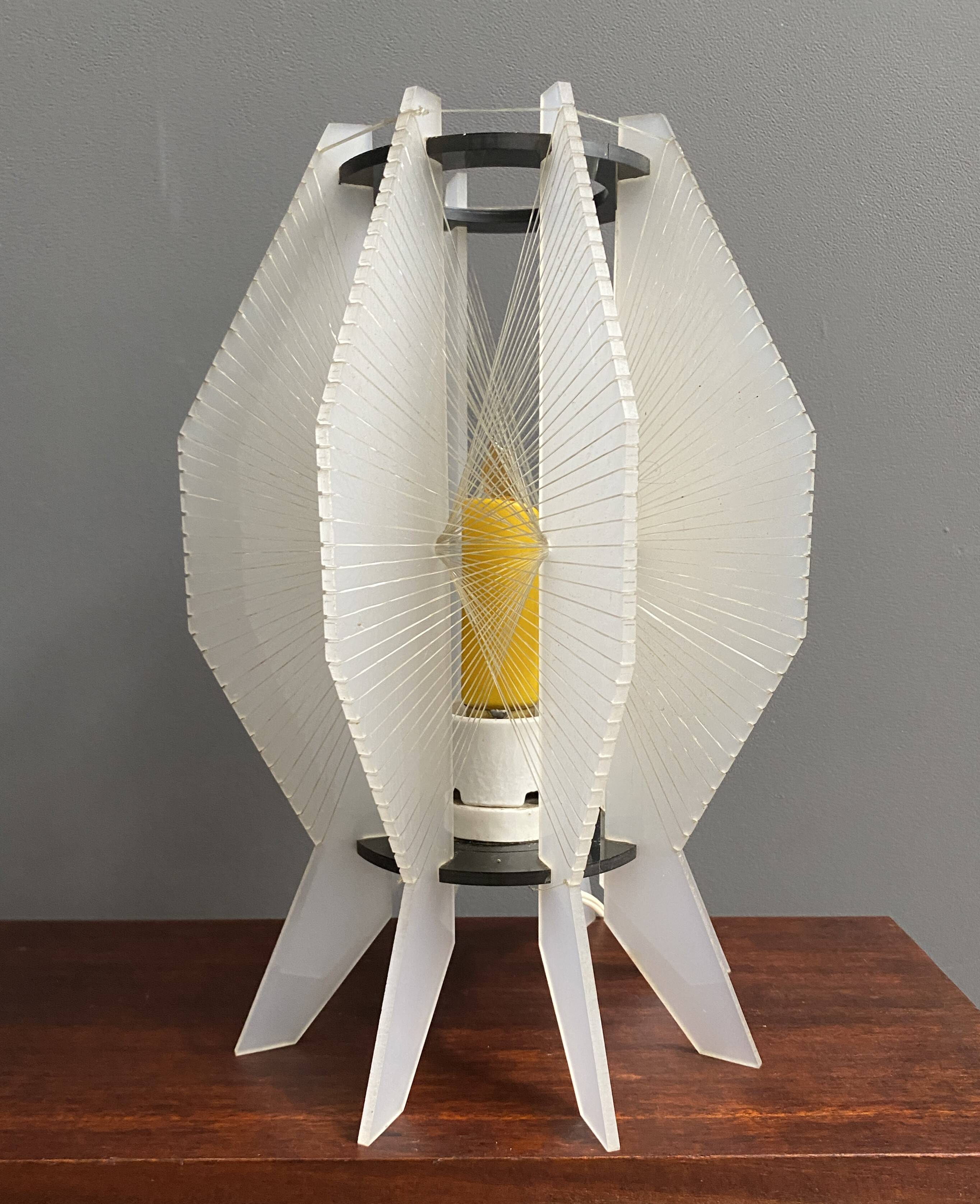White accrylic wire table lamp 1970s
