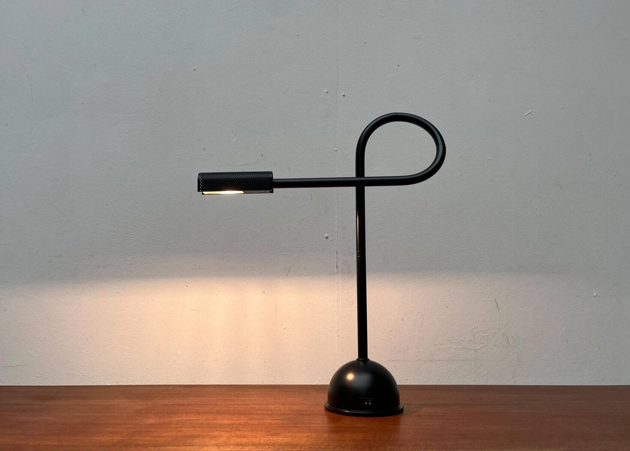 Lampe de table modèle Stringa postmoderne par Hans Ansems pour Luxo, années 1980