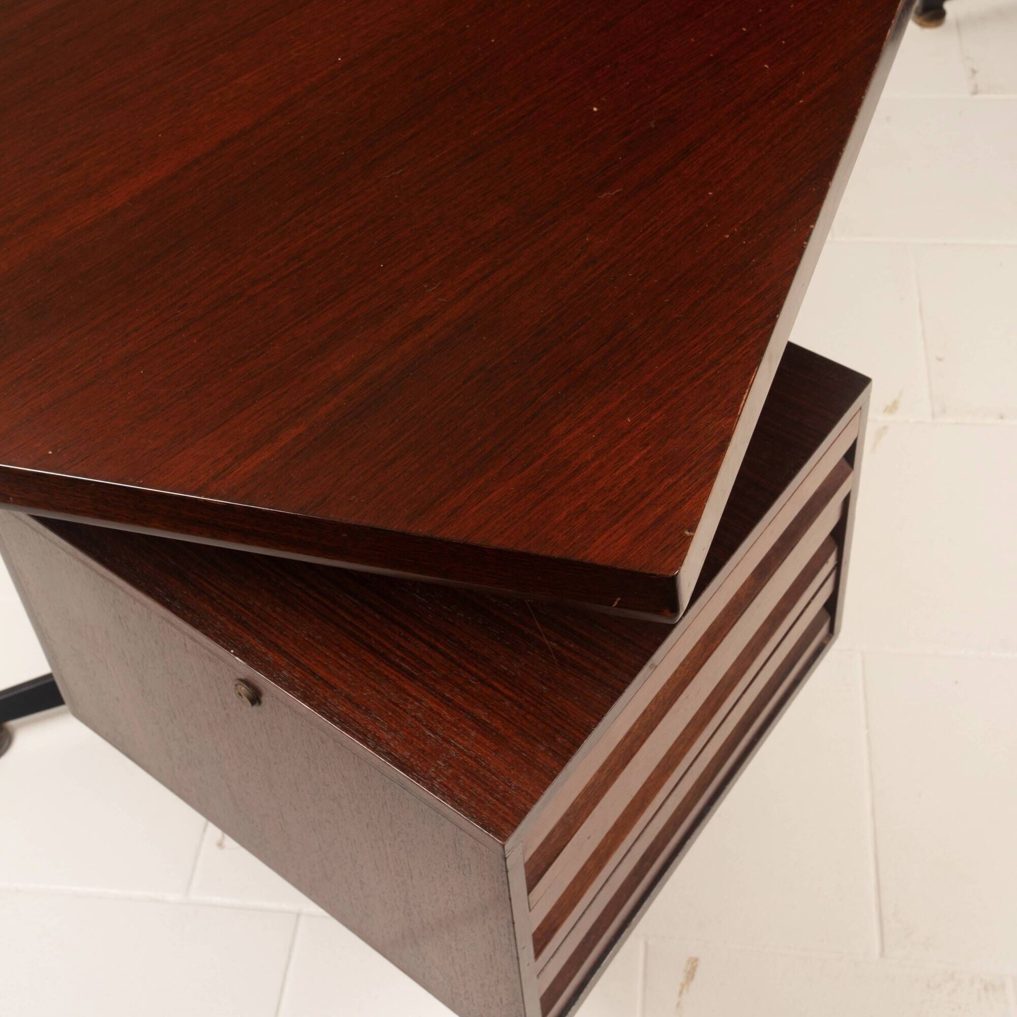 T96 Rosewood Boomerang Desk by Osvaldo Borsani for Tecno, First Edition, 1950
