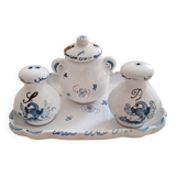 Salt and pepper shaker set