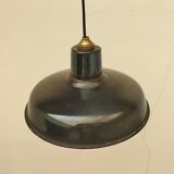 Industrial lamp in enamelled sheet metal