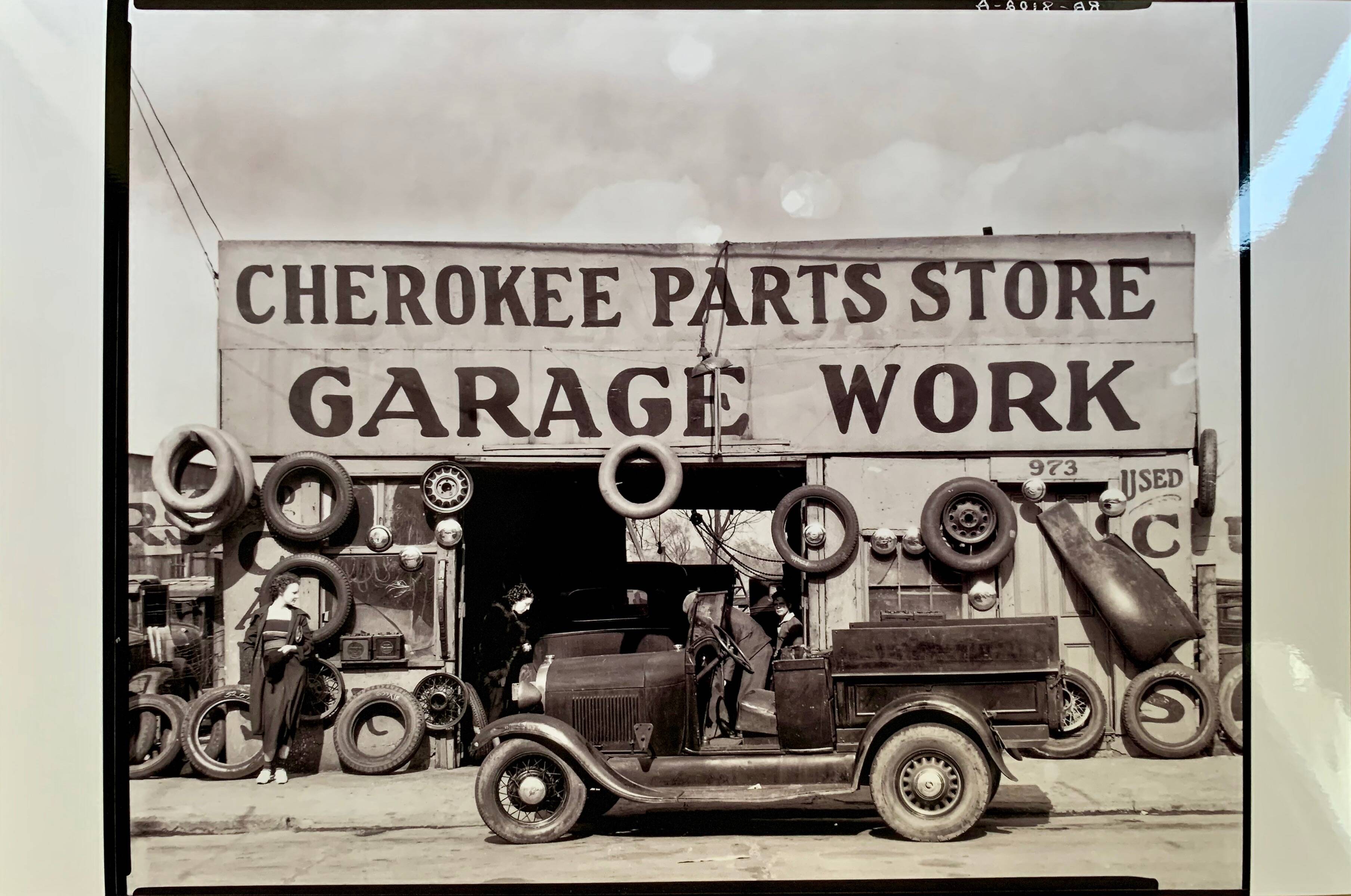 Fine art photography Walker Evans – “Garage in Southern City Outskirts”, 1936