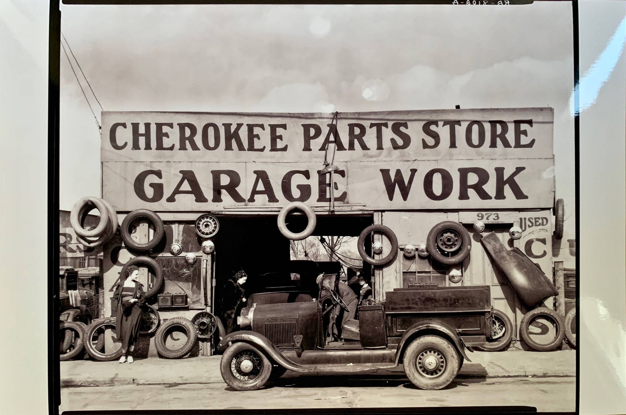 Fine art photography Walker Evans – “Garage in Southern City Outskirts”, 1936
