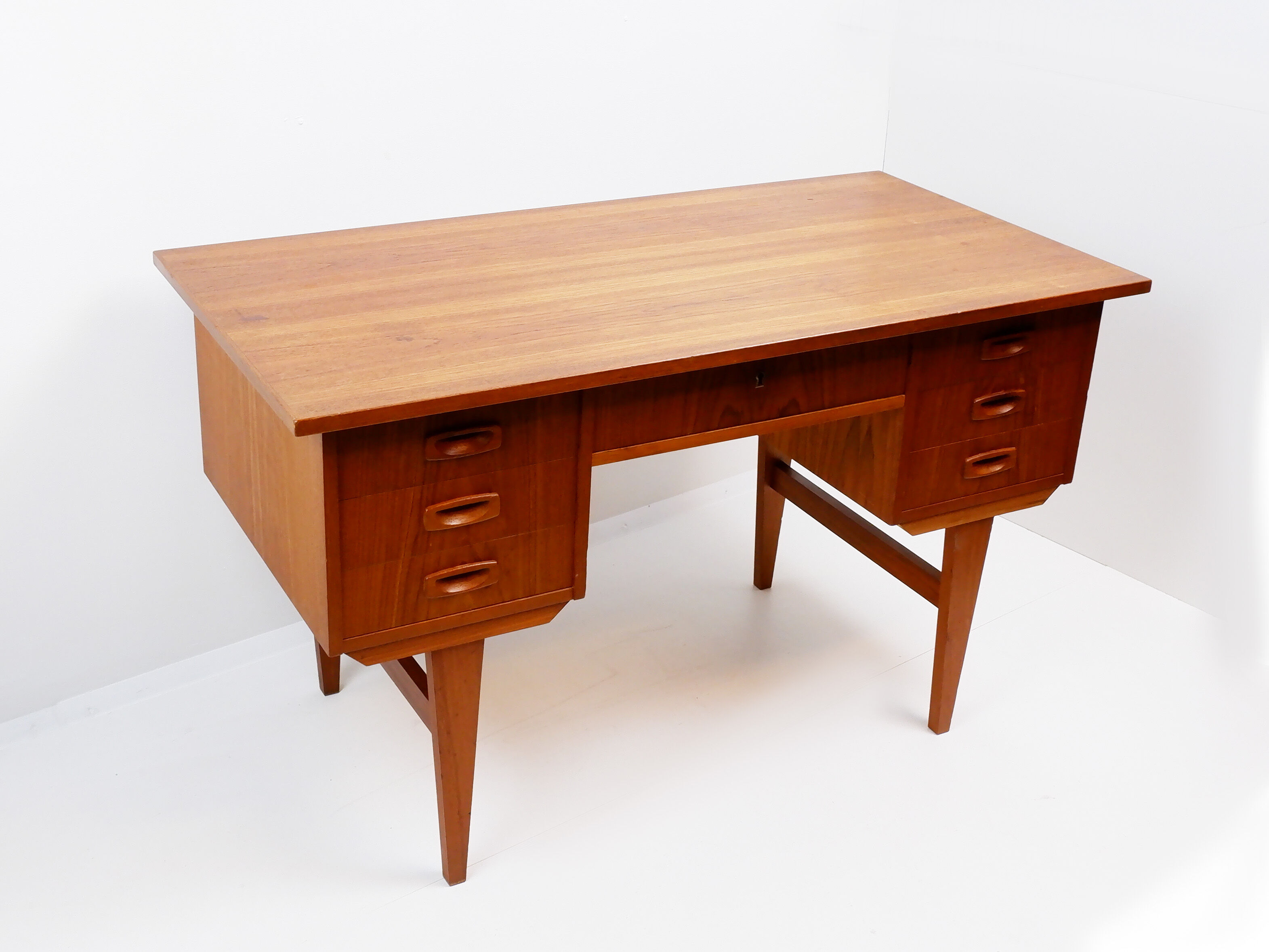Vintage writing desk with 7 drawers