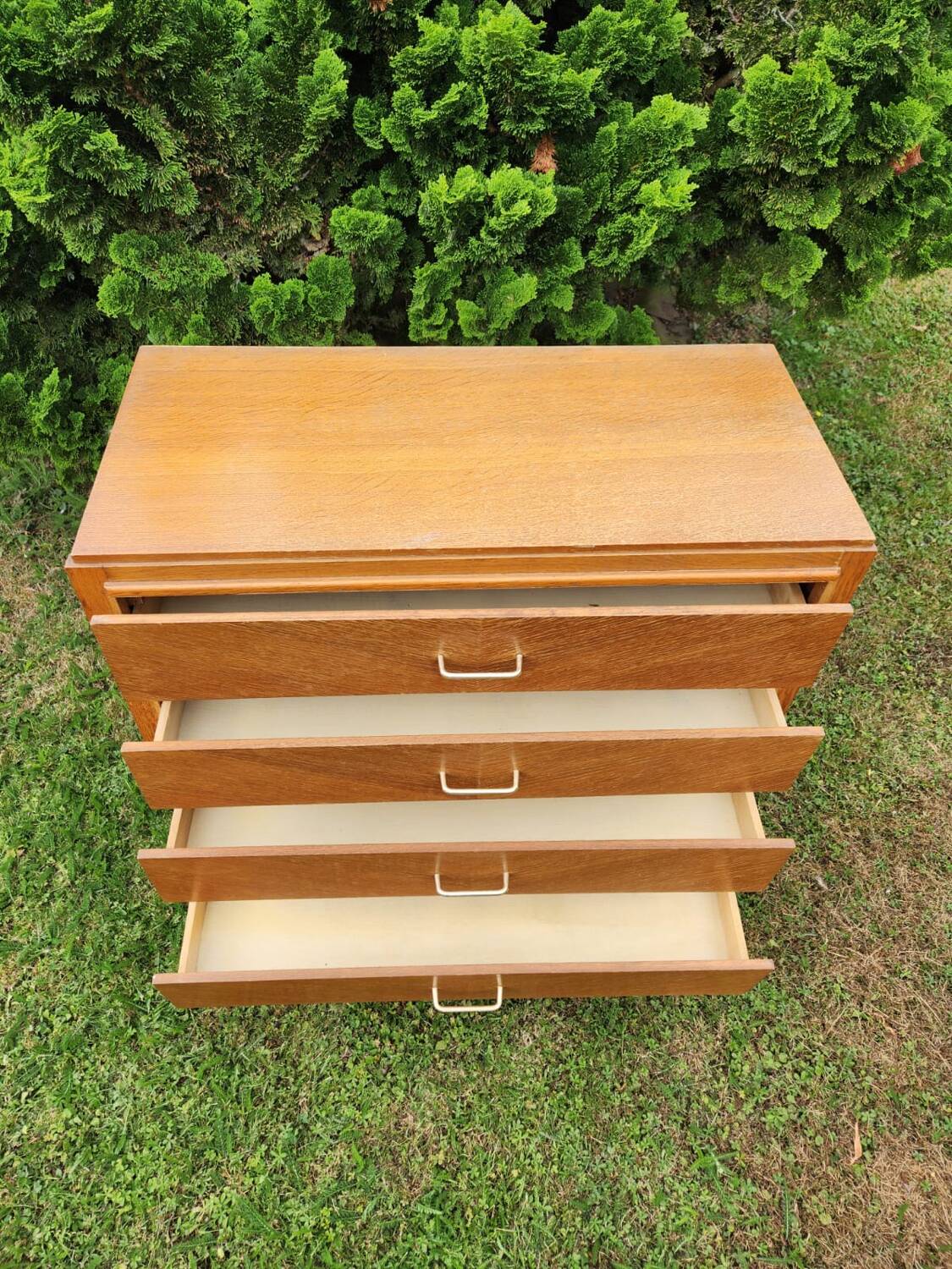 Antique vintage chest of drawers with spindle legs and 4 drawers, 1970s