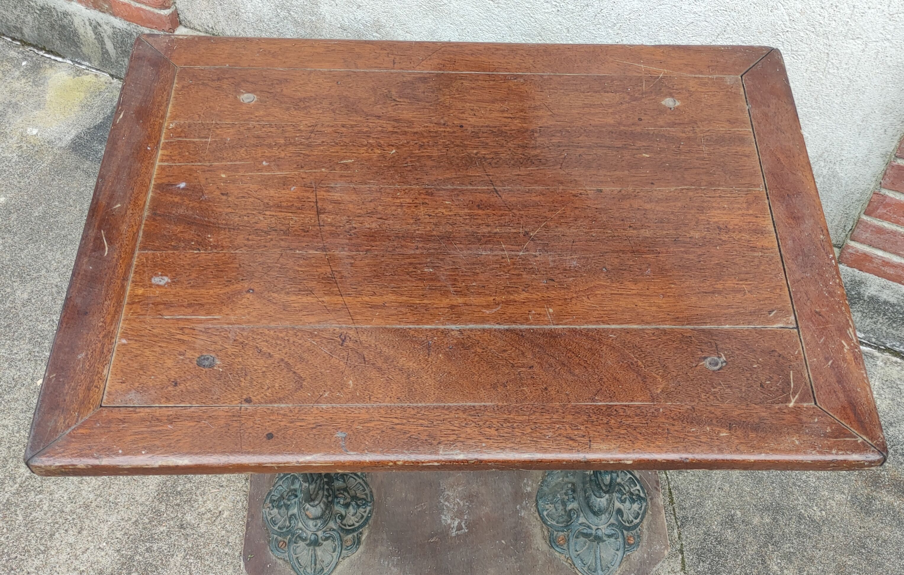 Ancienne table de bistrot