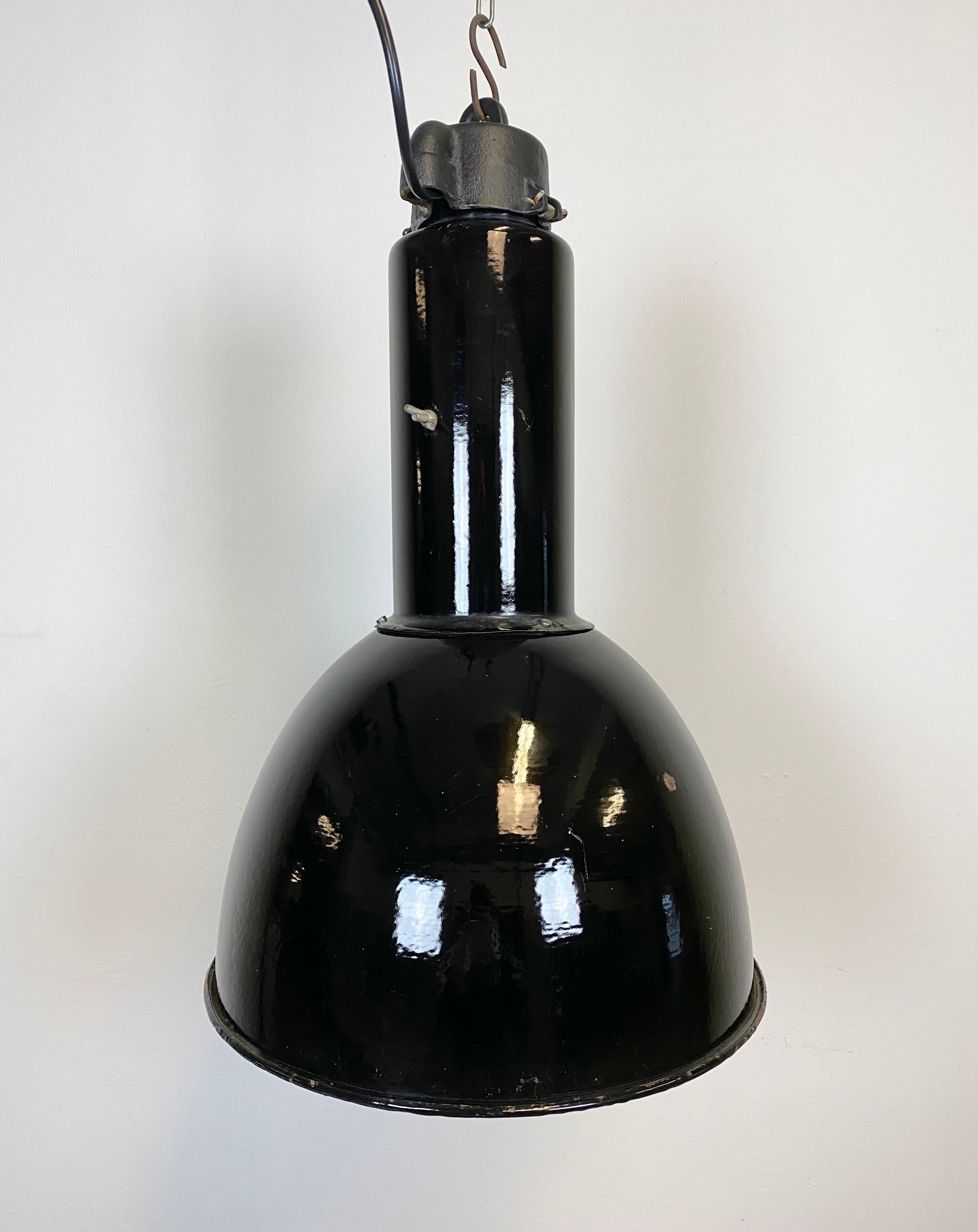 Industrial bauhaus black enamel pendant lamp, 1930s