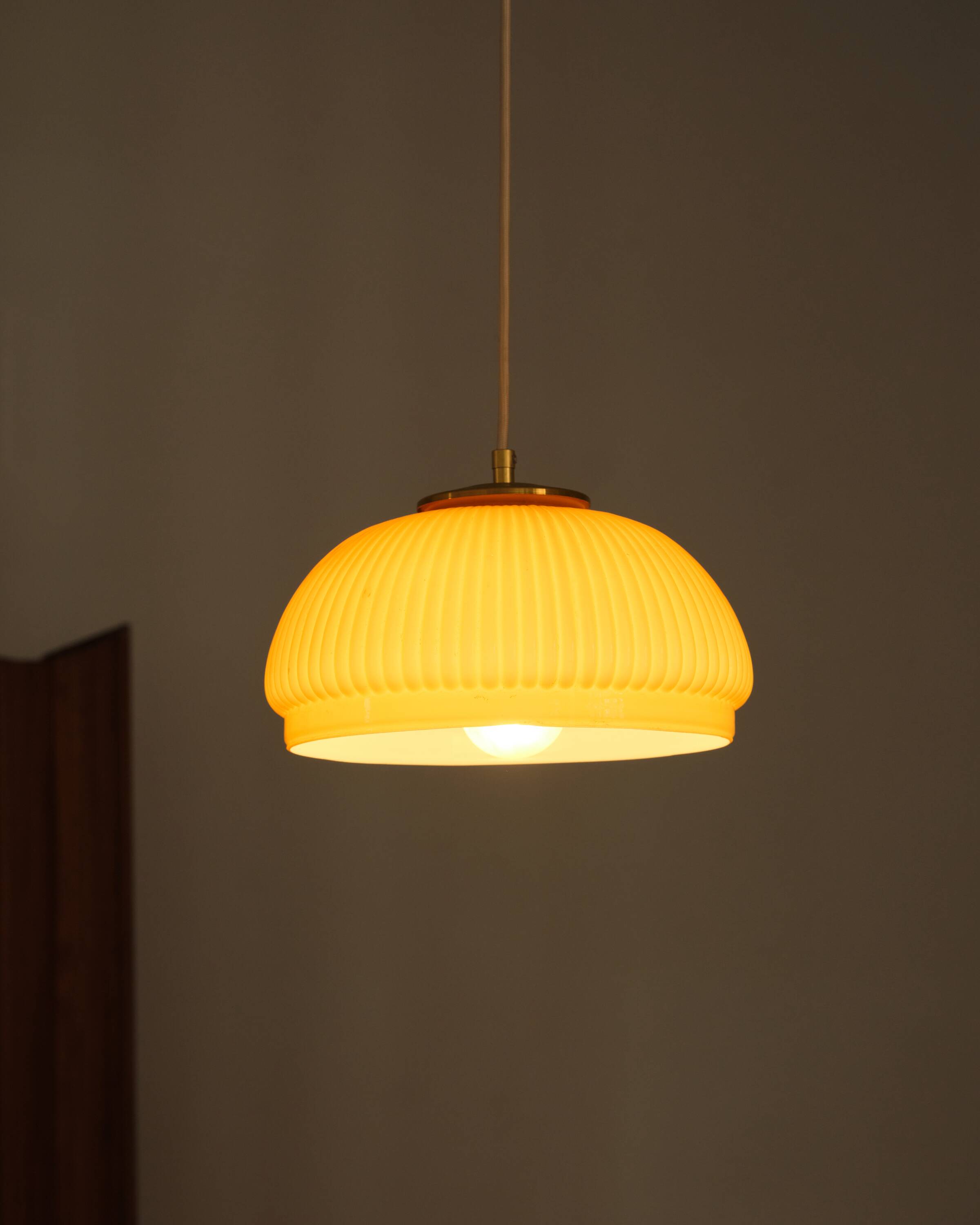 Mustard opaline suspension