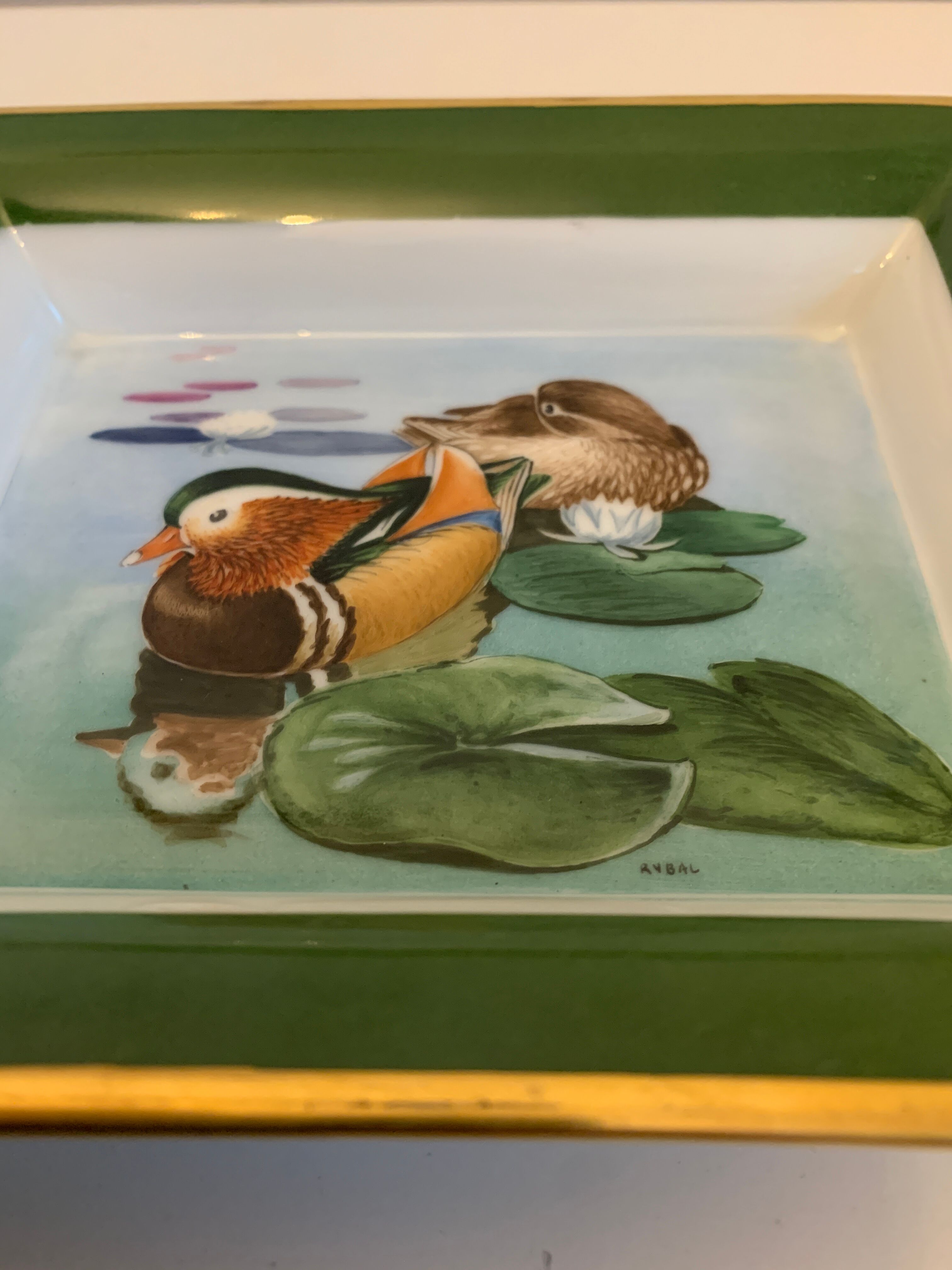 Hermès ashtray signed Rybal in fine Limoges porcelain decorated with mandarin ducks