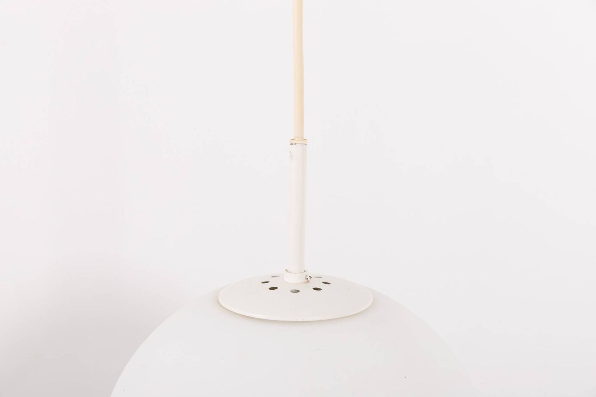 Grande suspension Raak Amsterdam Globe en verre opalin