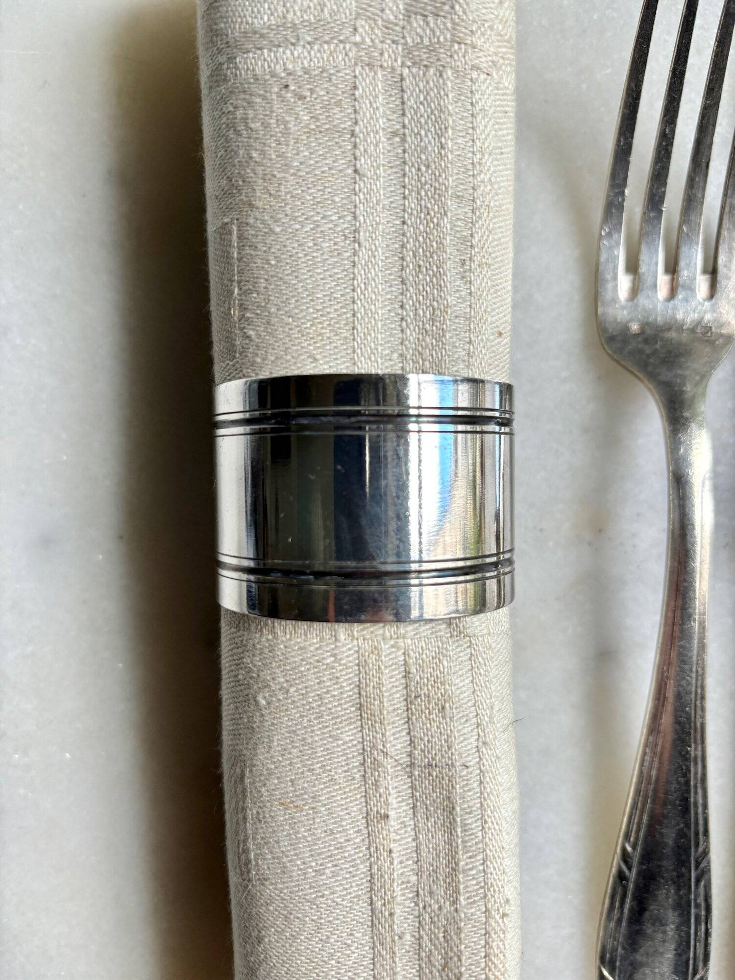 Silver metal napkin ring