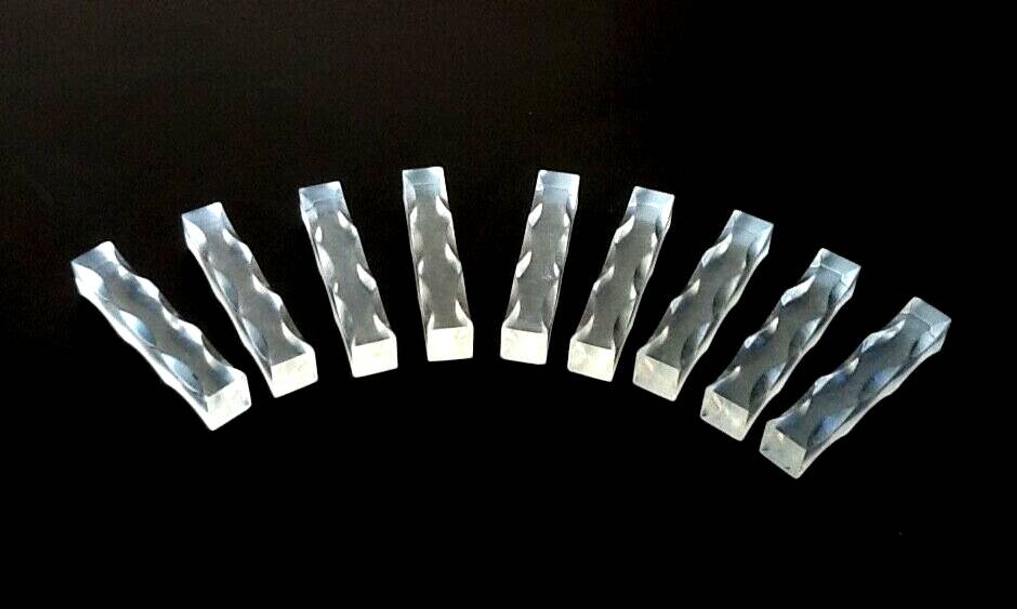 Années 1970  9 porte-couteaux  Plexiglass transparent