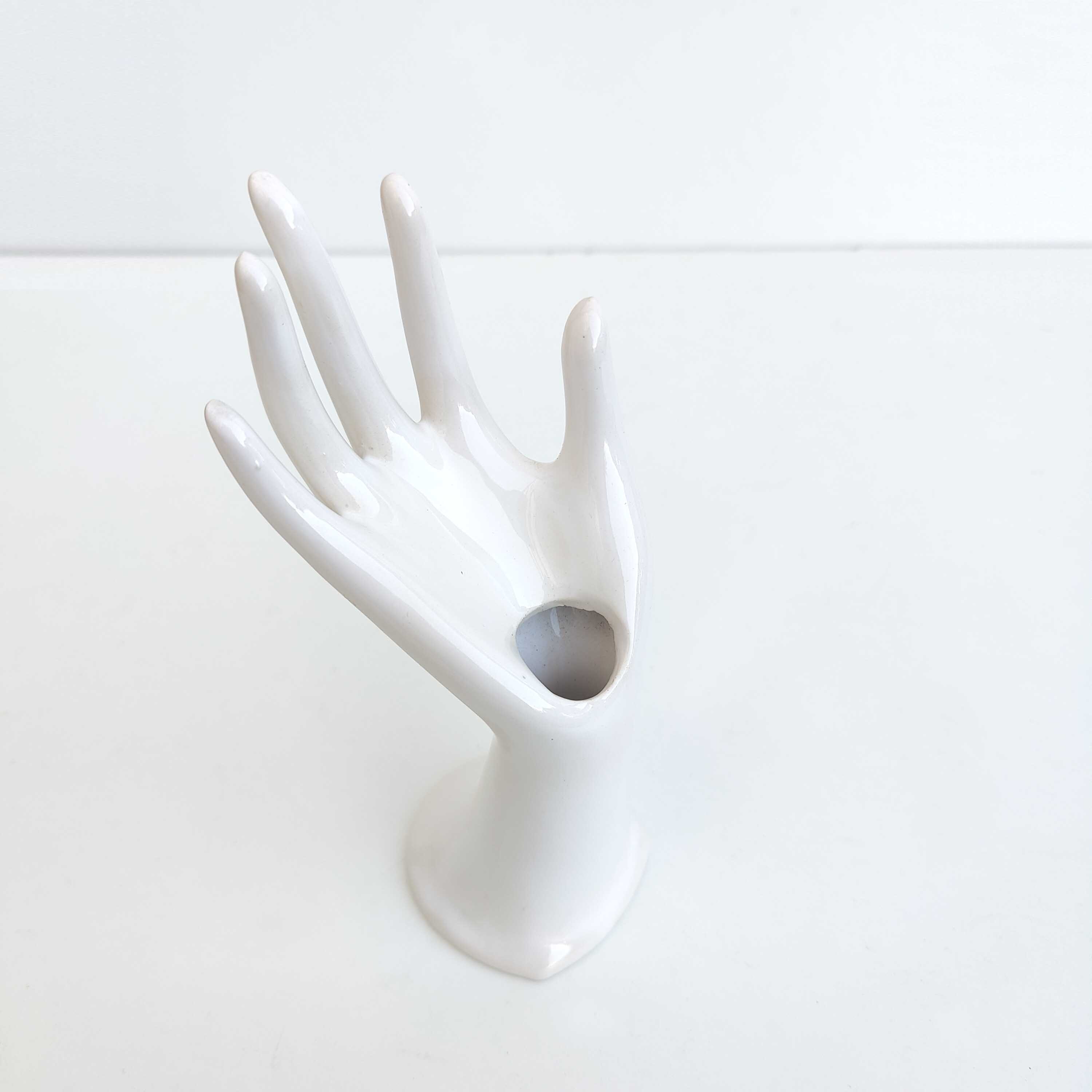 Hand ring jewelry display or vase soliflore white porcelain