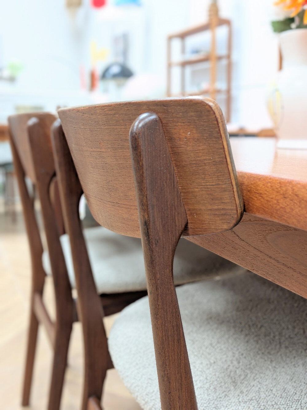 6 Scandinavian chairs