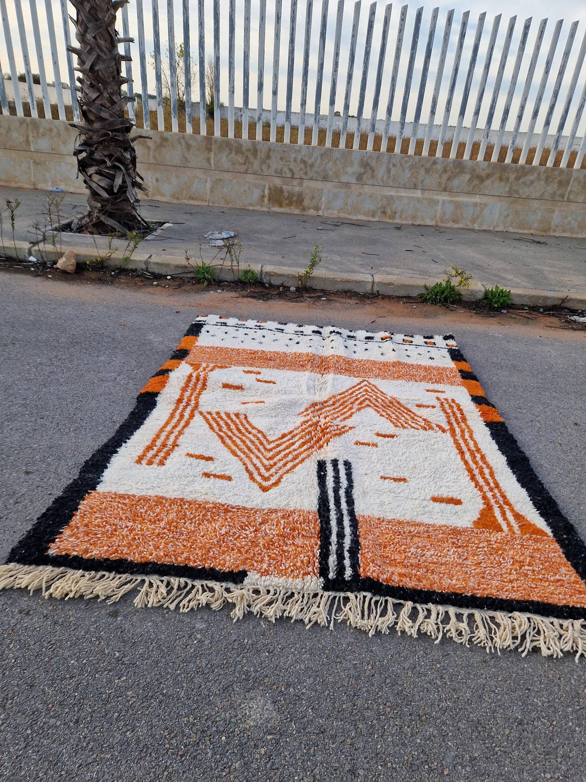 Moroccan wool rug handwoven 3x2 m