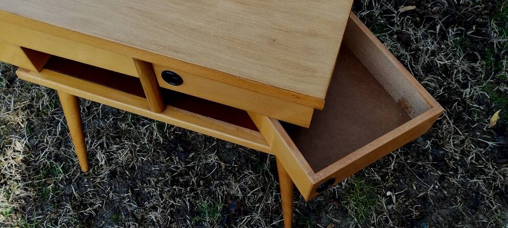 SMALL SIDE TABLE