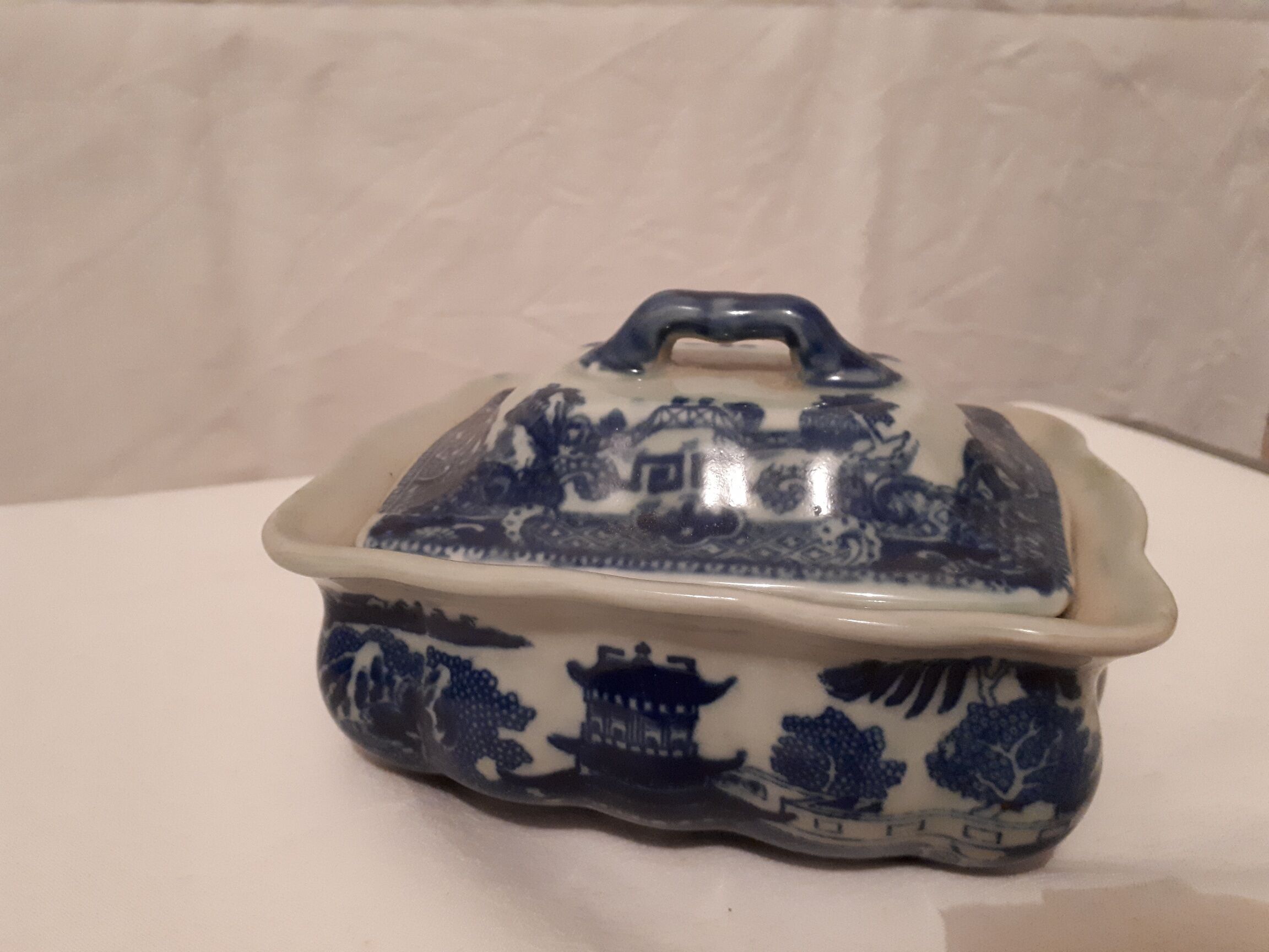 Victoria ware soap dish