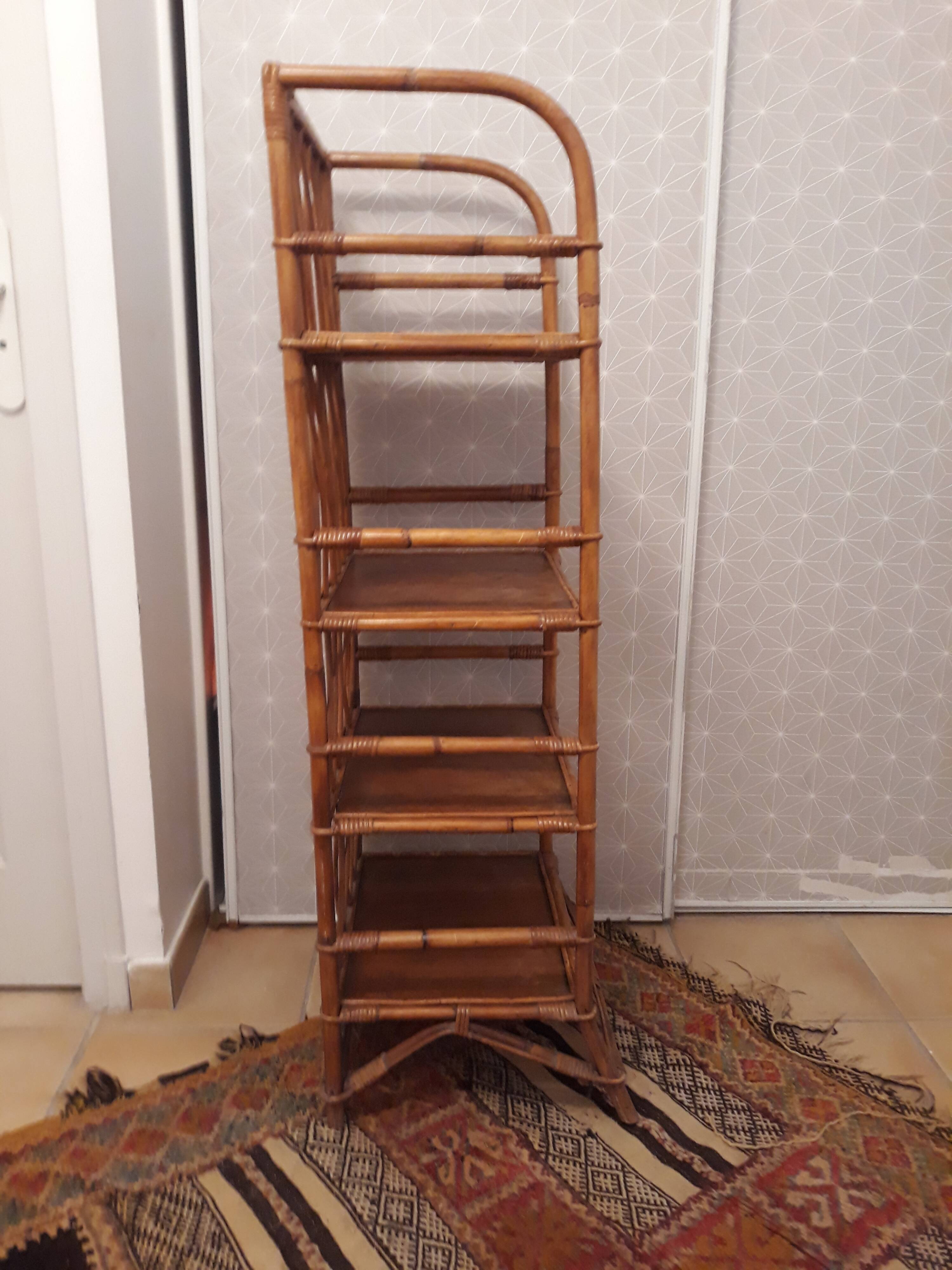 Étagère en rotin vintage