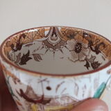 6 teacups in Japanese décor tiled at the Pagoda