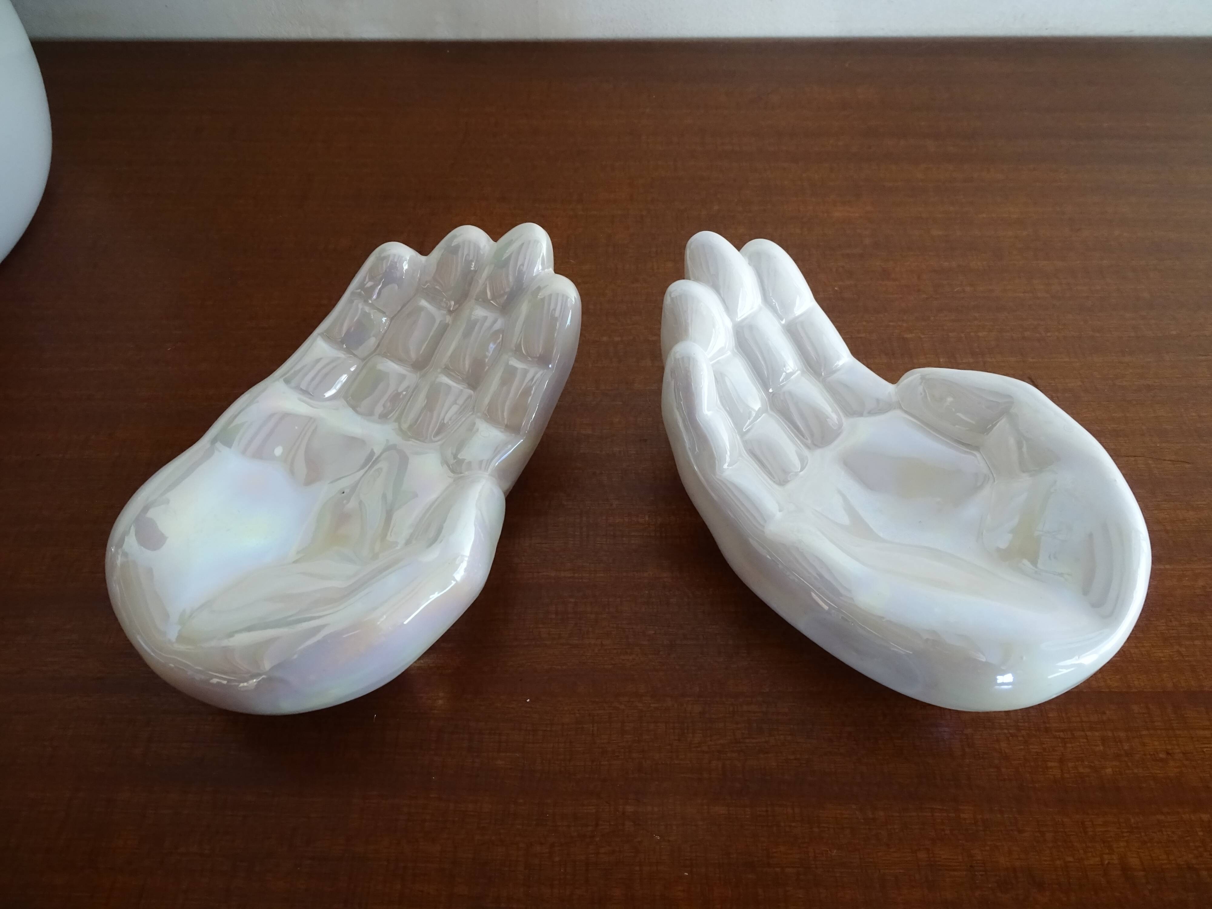 Pair of empty iridescent hand pockets in vintage ceramic 1960