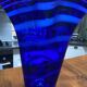 vase mouchoir bleu cobalt