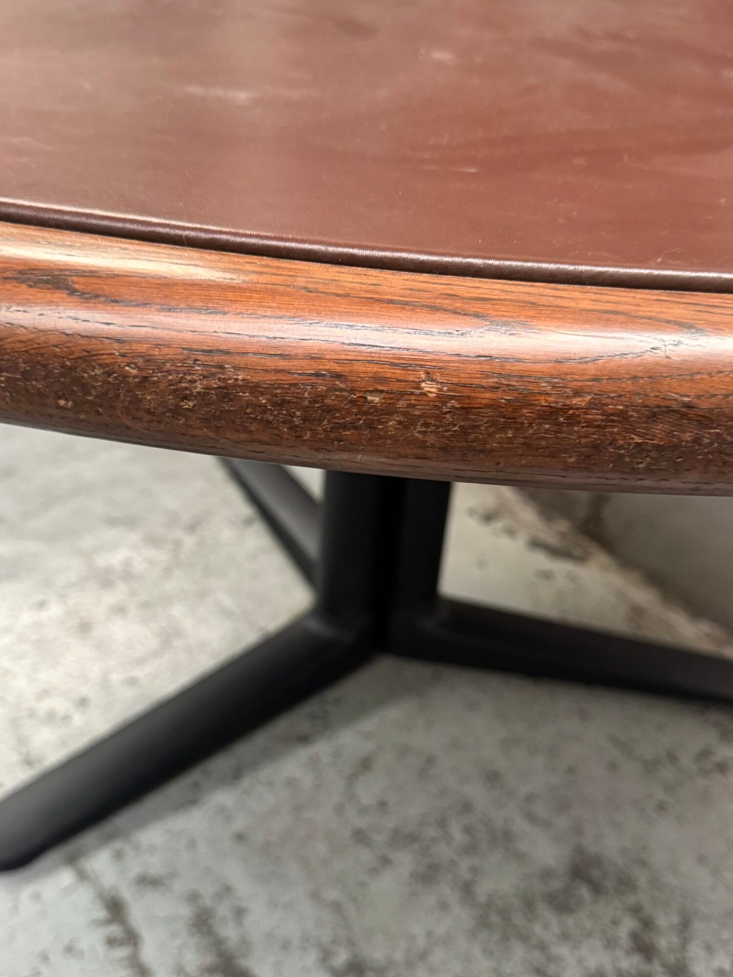 Round table