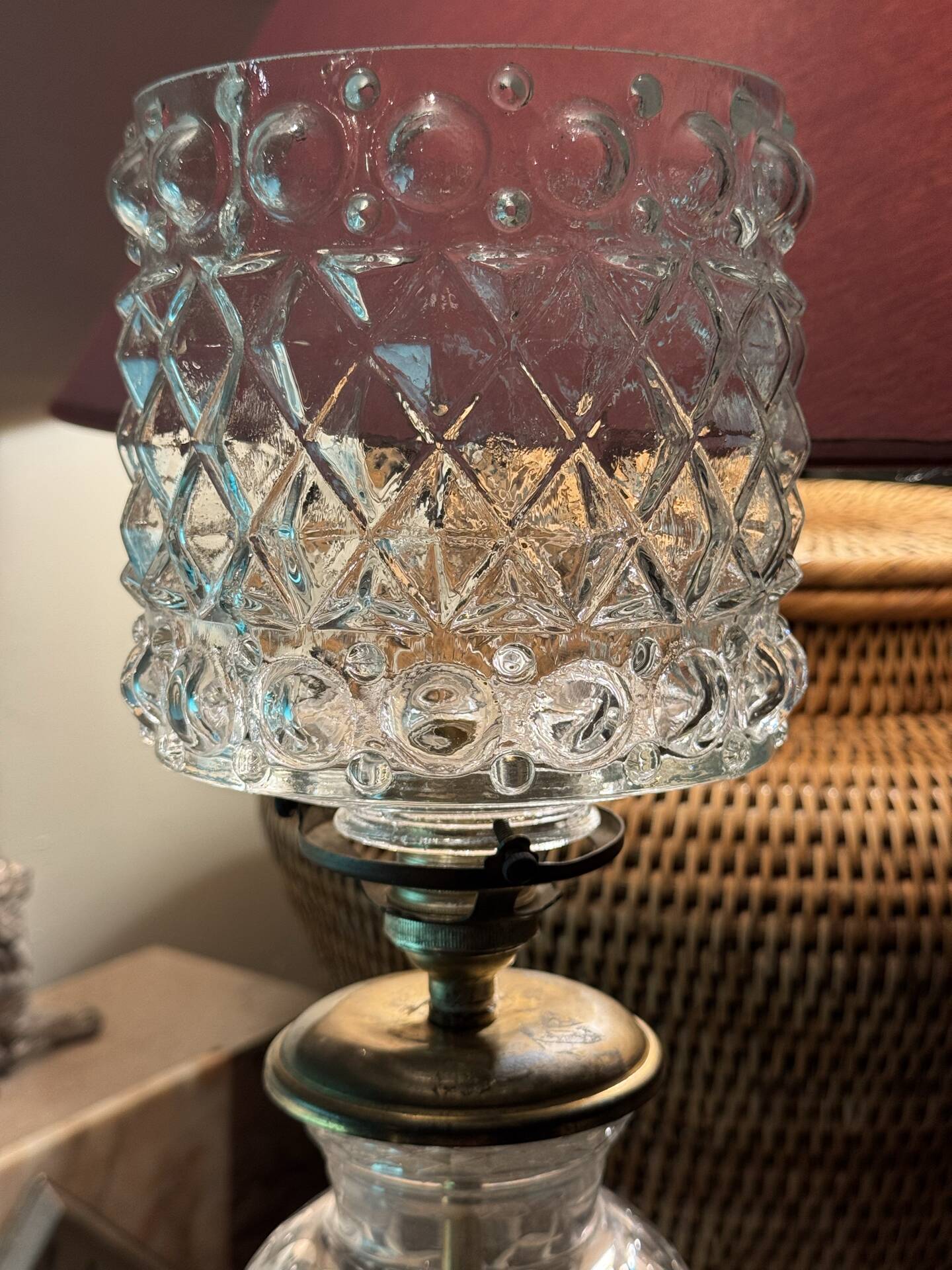 Vintage table lamp in brass and cut glass – Art Deco / Neo style