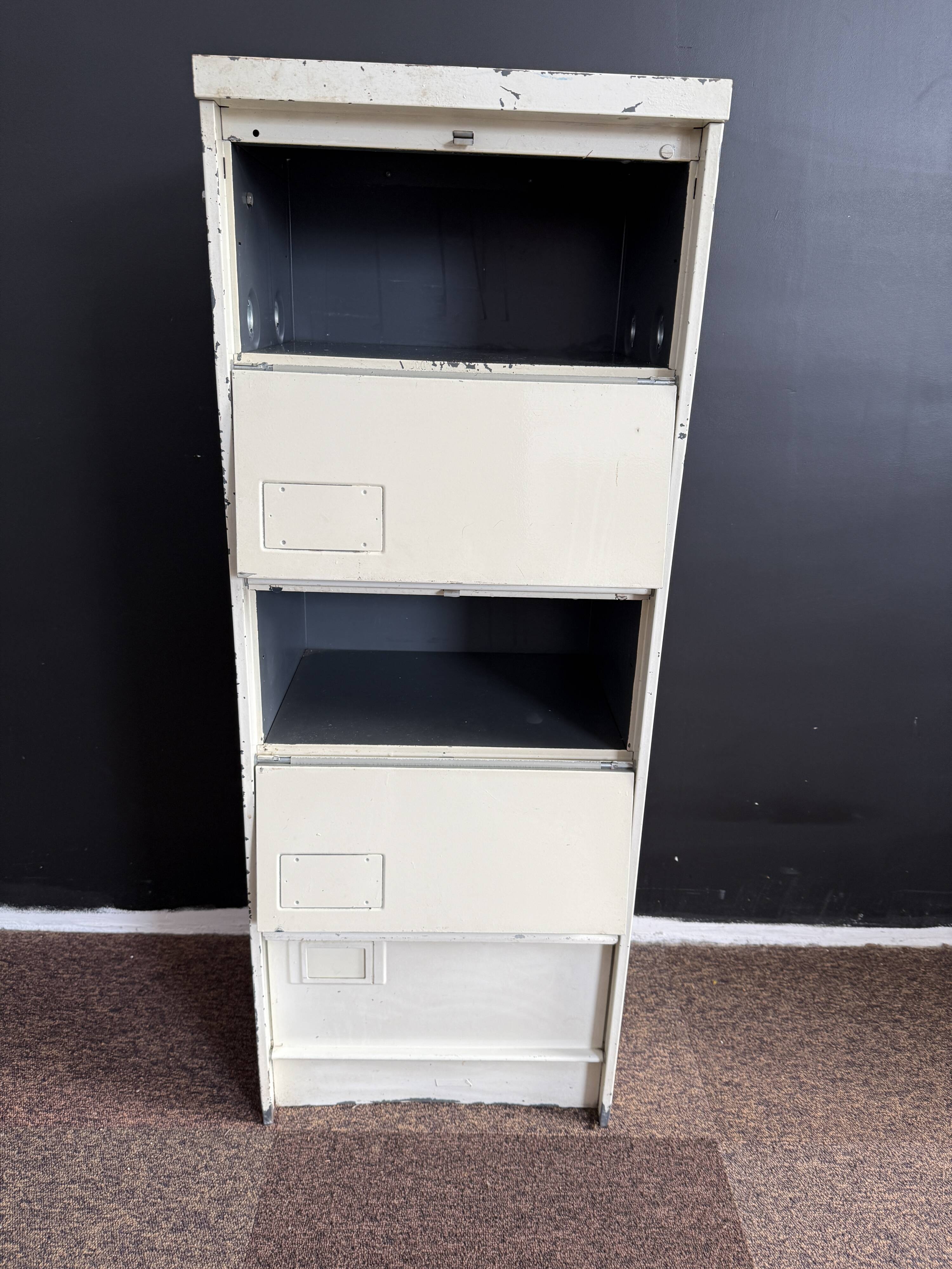 5-drawer industrial locker