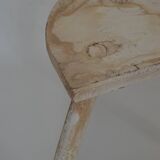 Half-moon tripod stool