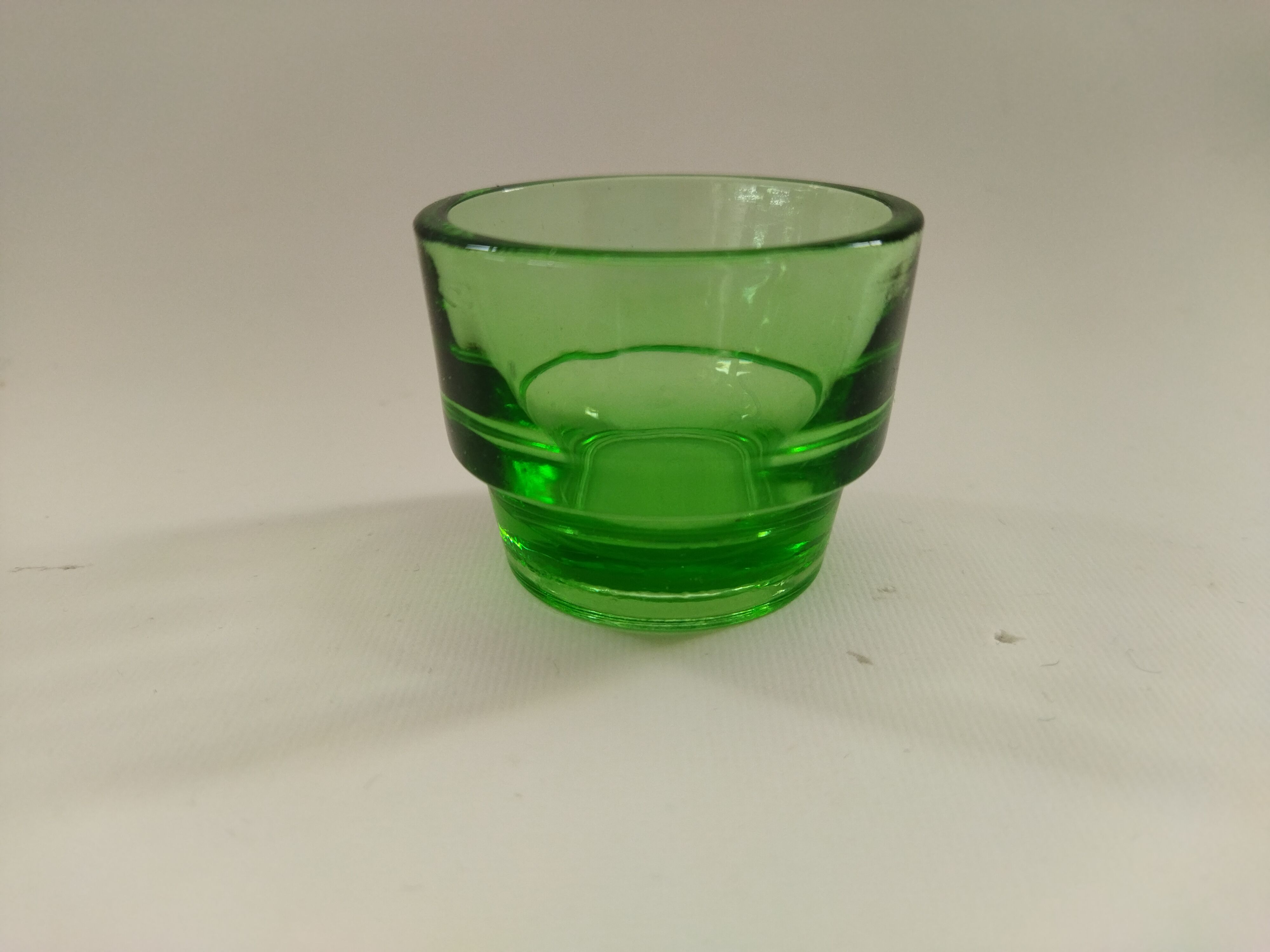 8 Vereco cockroaches