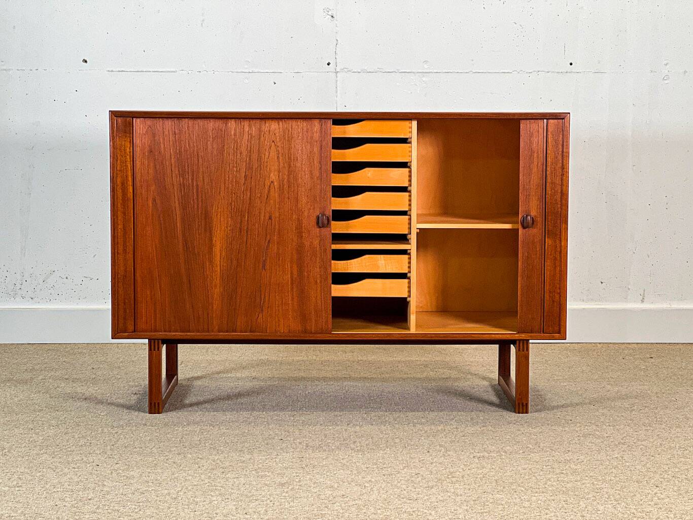 Børge Mogensen sideboard (tambour doors)