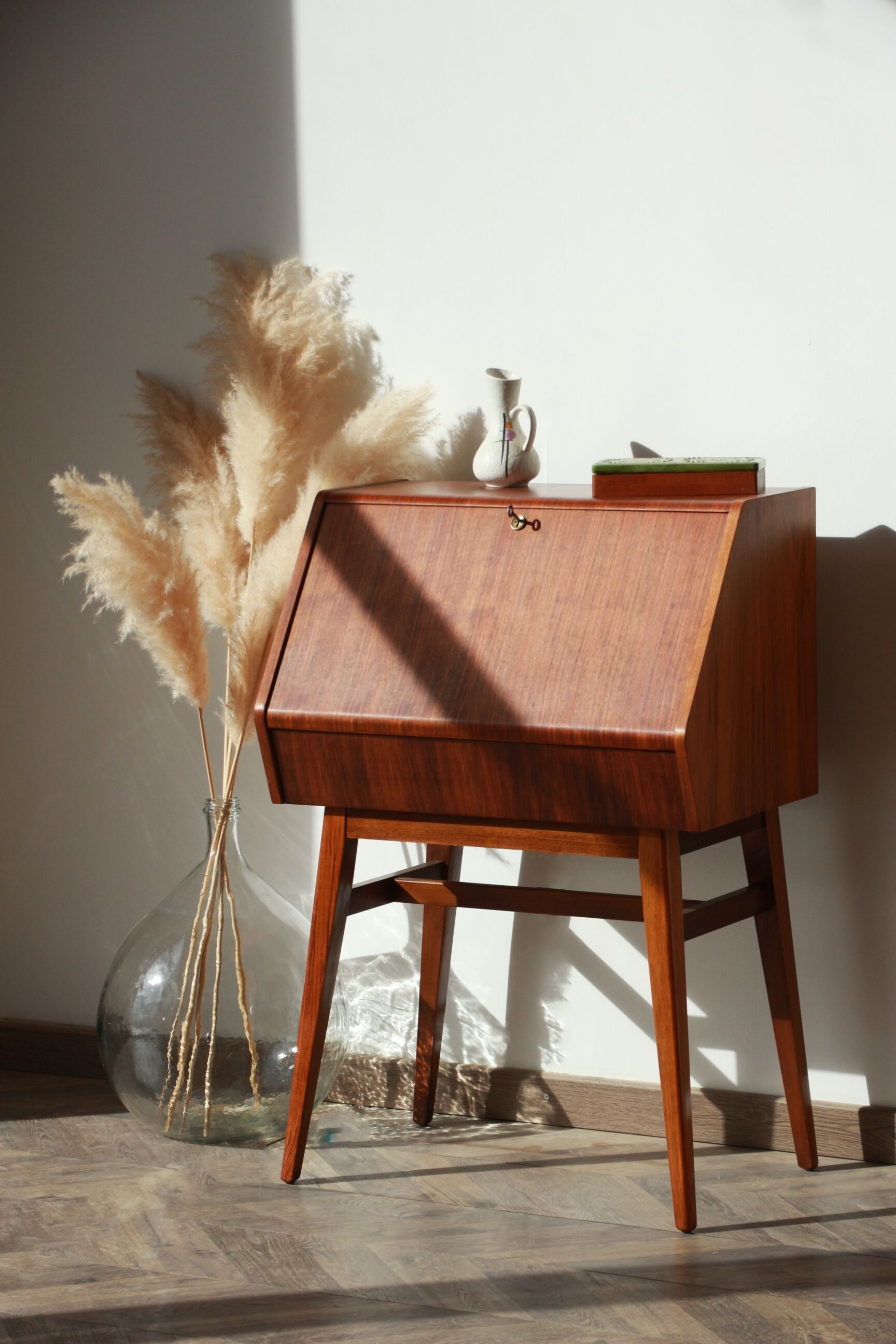 Secretary Beautility