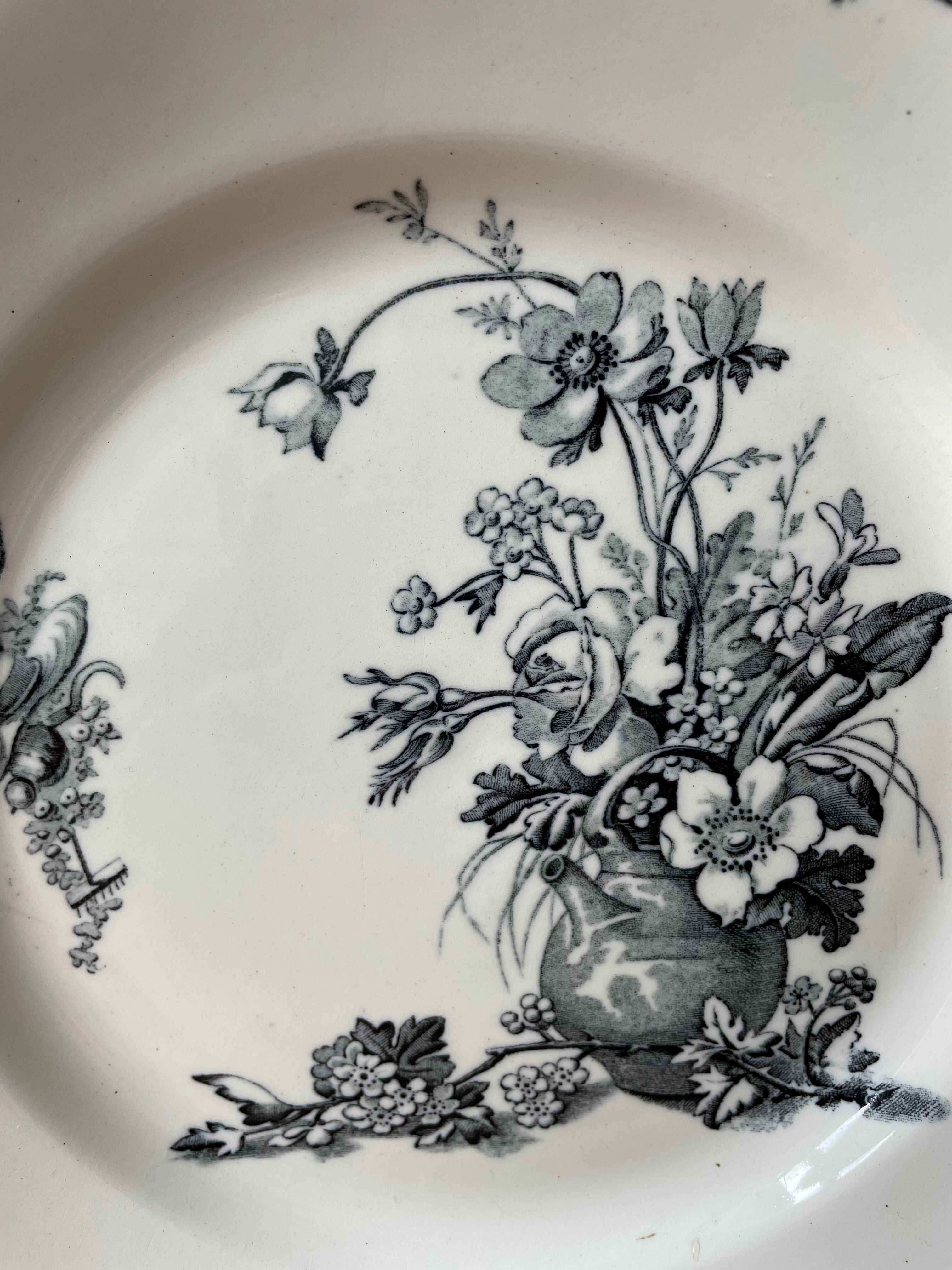 Flat plate Keller and Guérin Lunéville, collection "Champêtre"