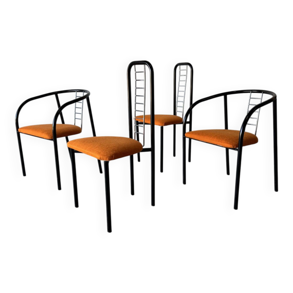 Série de 4 chaises italiennes vintage en métal noir et chrome