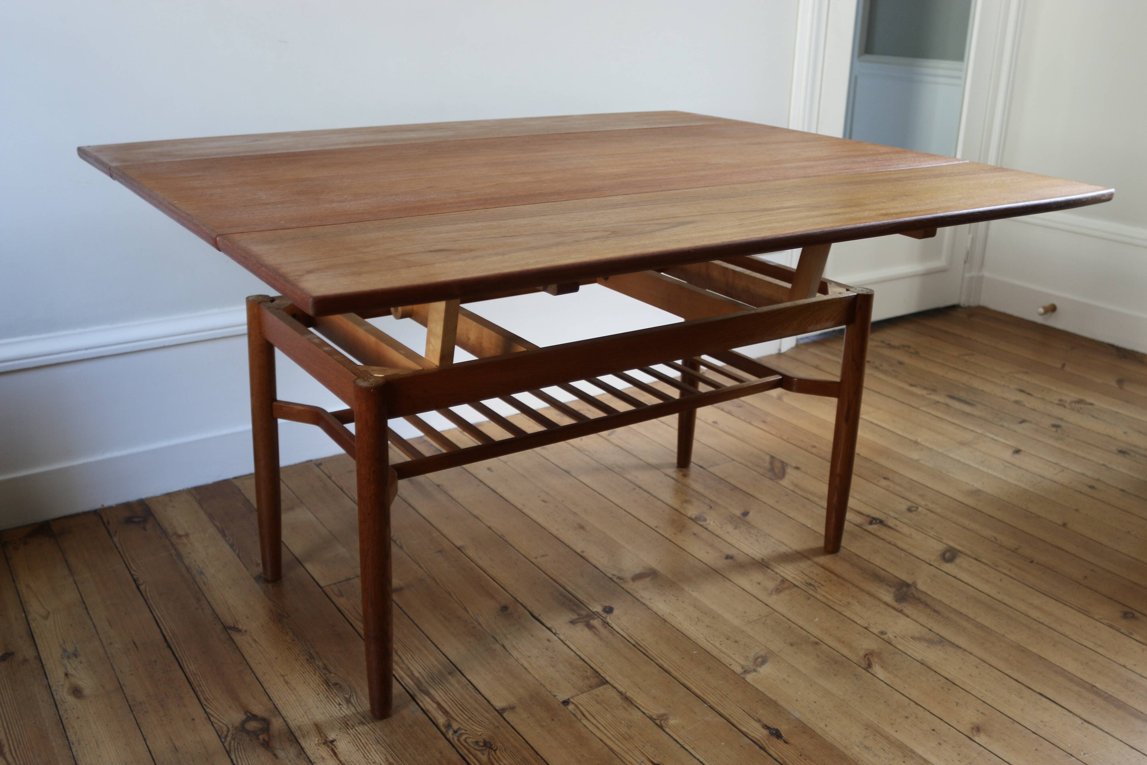 Table basse relevable "elevator" scandinave teck Tingstroms