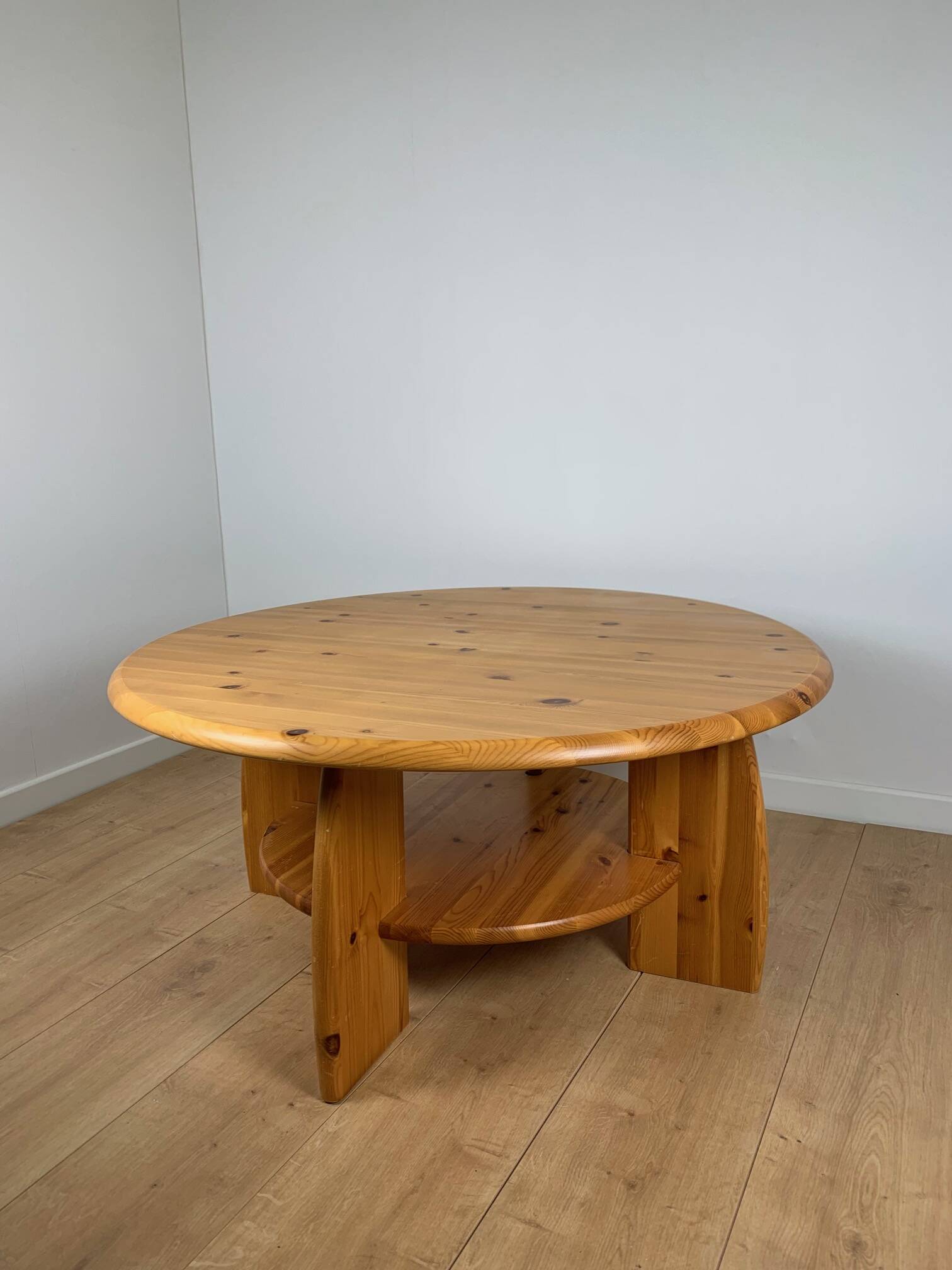 Modernist pine coffee table 1980/90