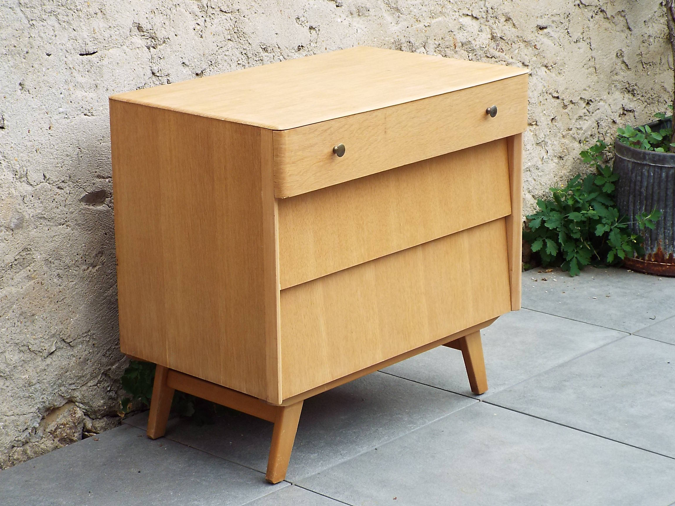 Compass feet dresser