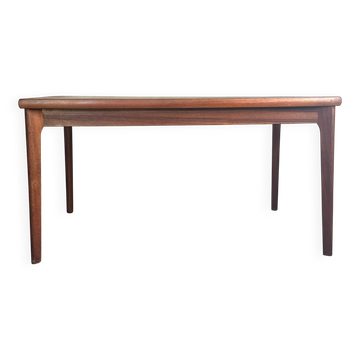 Vintage Scandinavian rectangular table in teak.