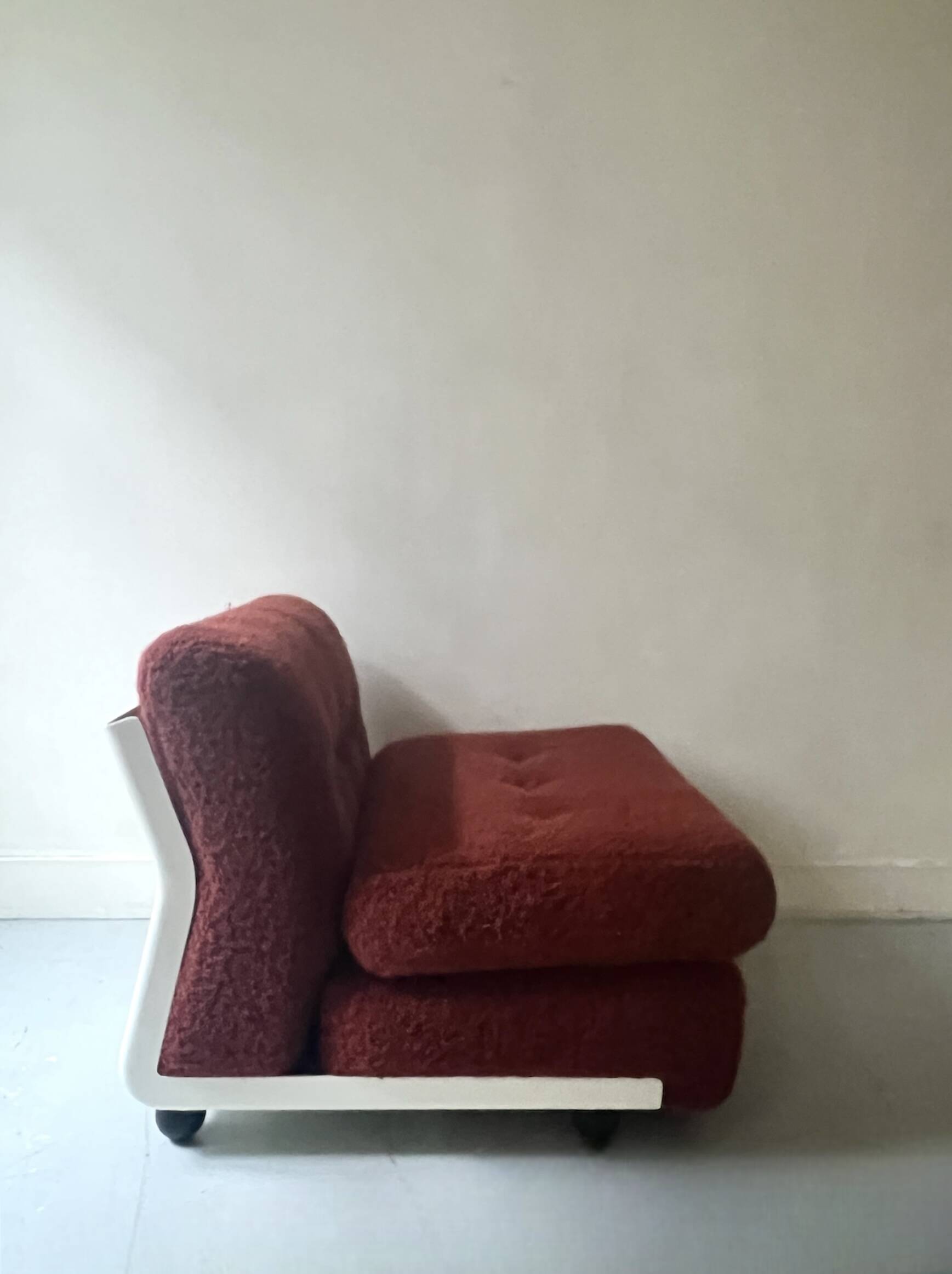 Chauffeuse amanta Bellini en bouclette brique, C&B italia design 1970