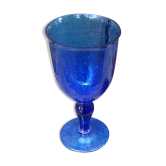 Verre géant  ou photophore en verre bullé biot bleu, vintage 1960