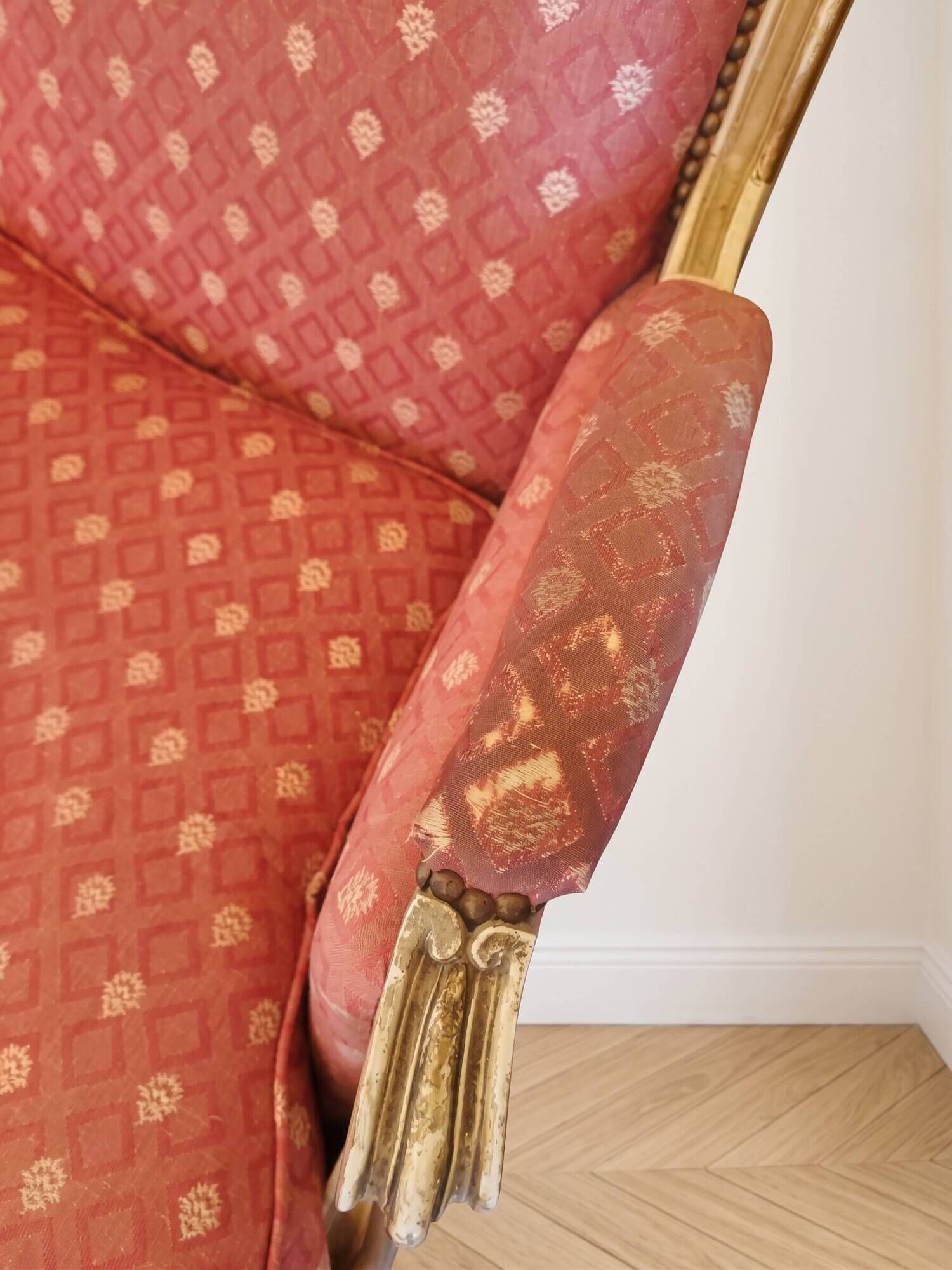 Pair of Louis XV cabriolet armchairs in wood and pink fabric.