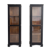 Paire de vitrines en bois noir avec portes en verre