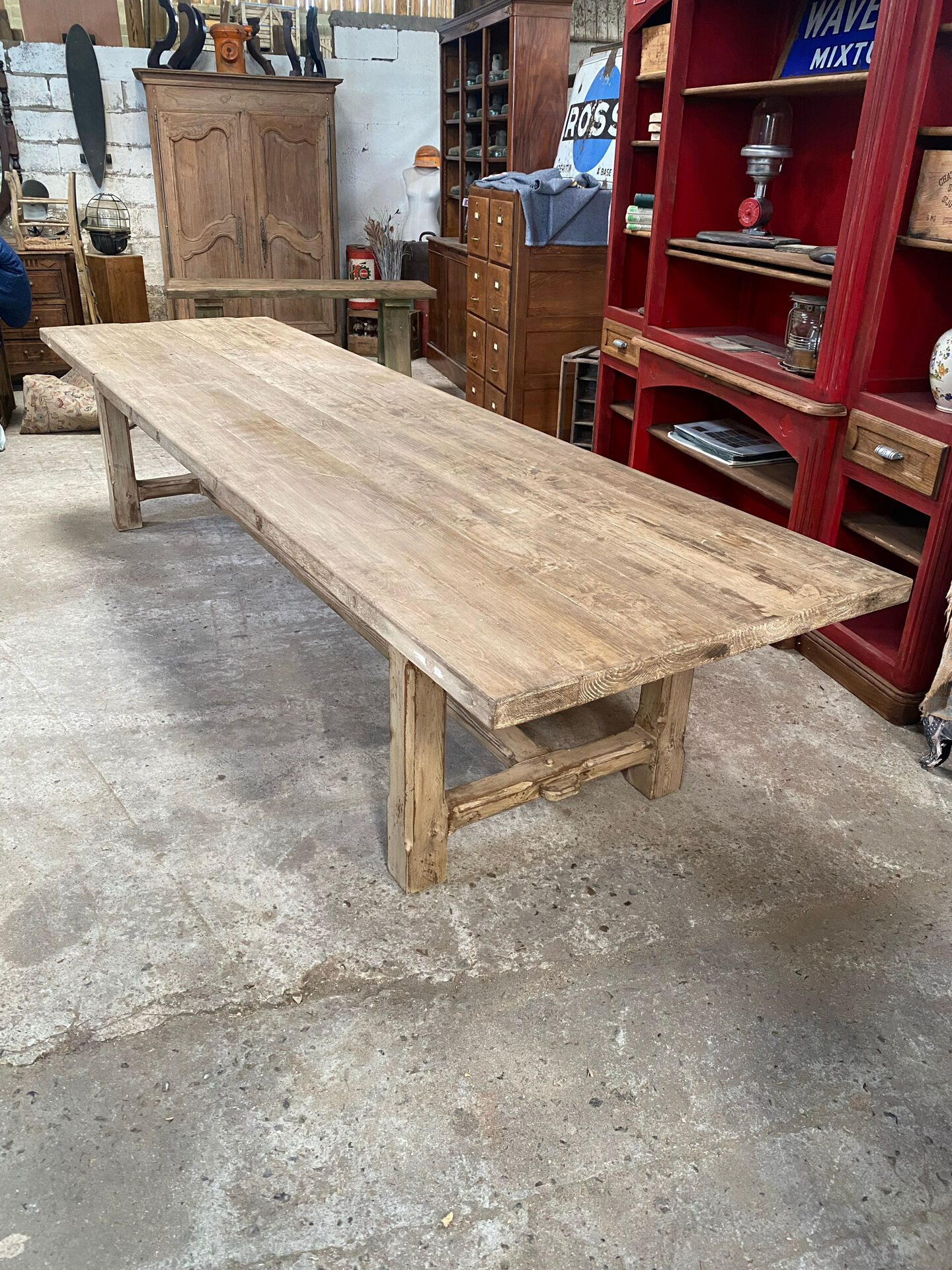Table de ferme Monastère